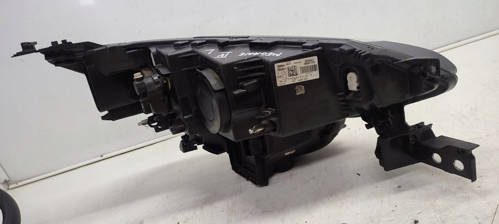 light front front left Renault Megane IV