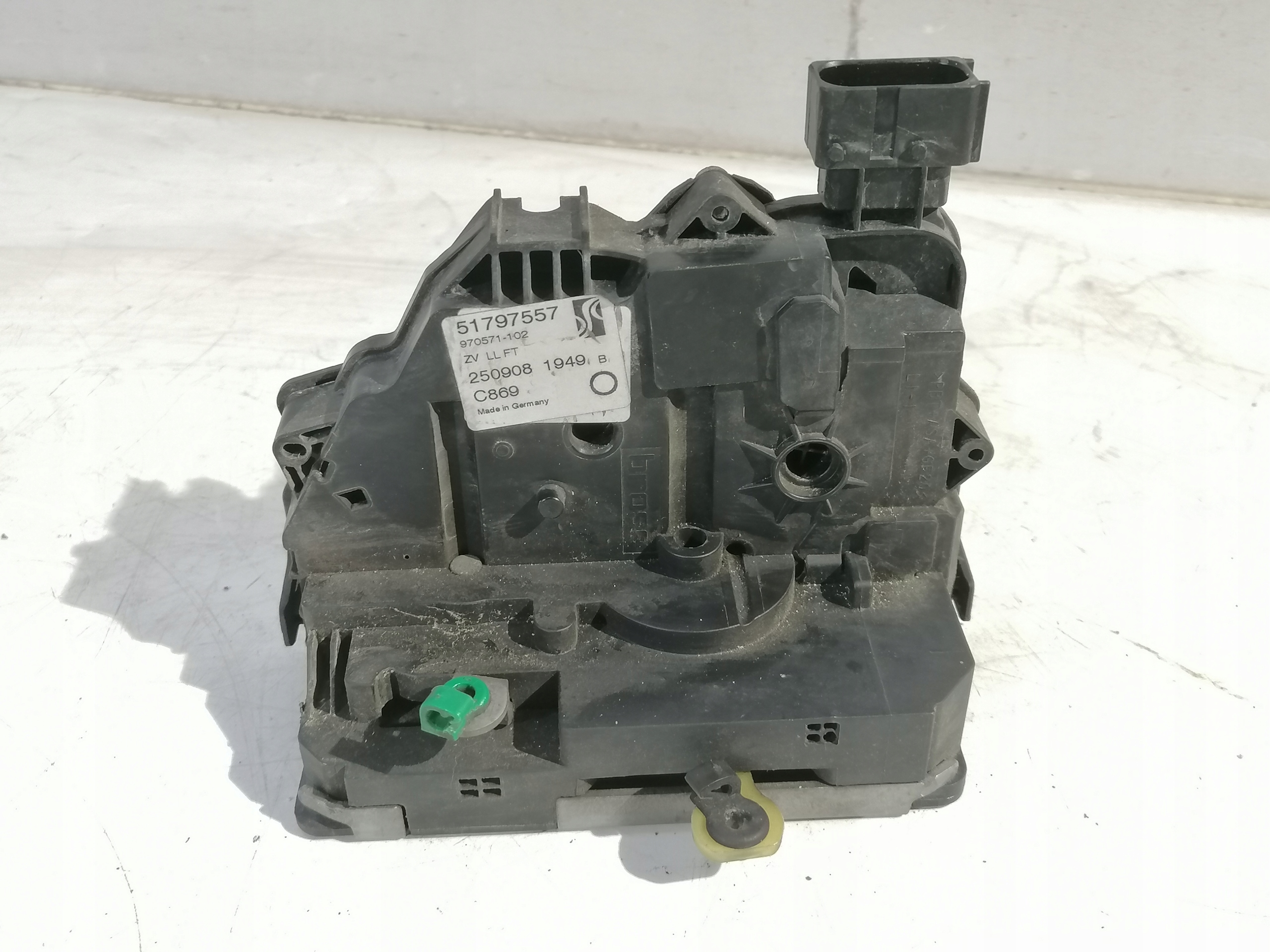 Fiat Grande Punto lock left front 6 PIN 51797557