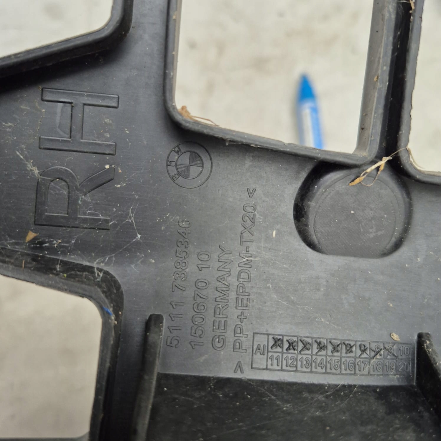BMW 5 G30 G31 17-20 support holder of a bumper right front