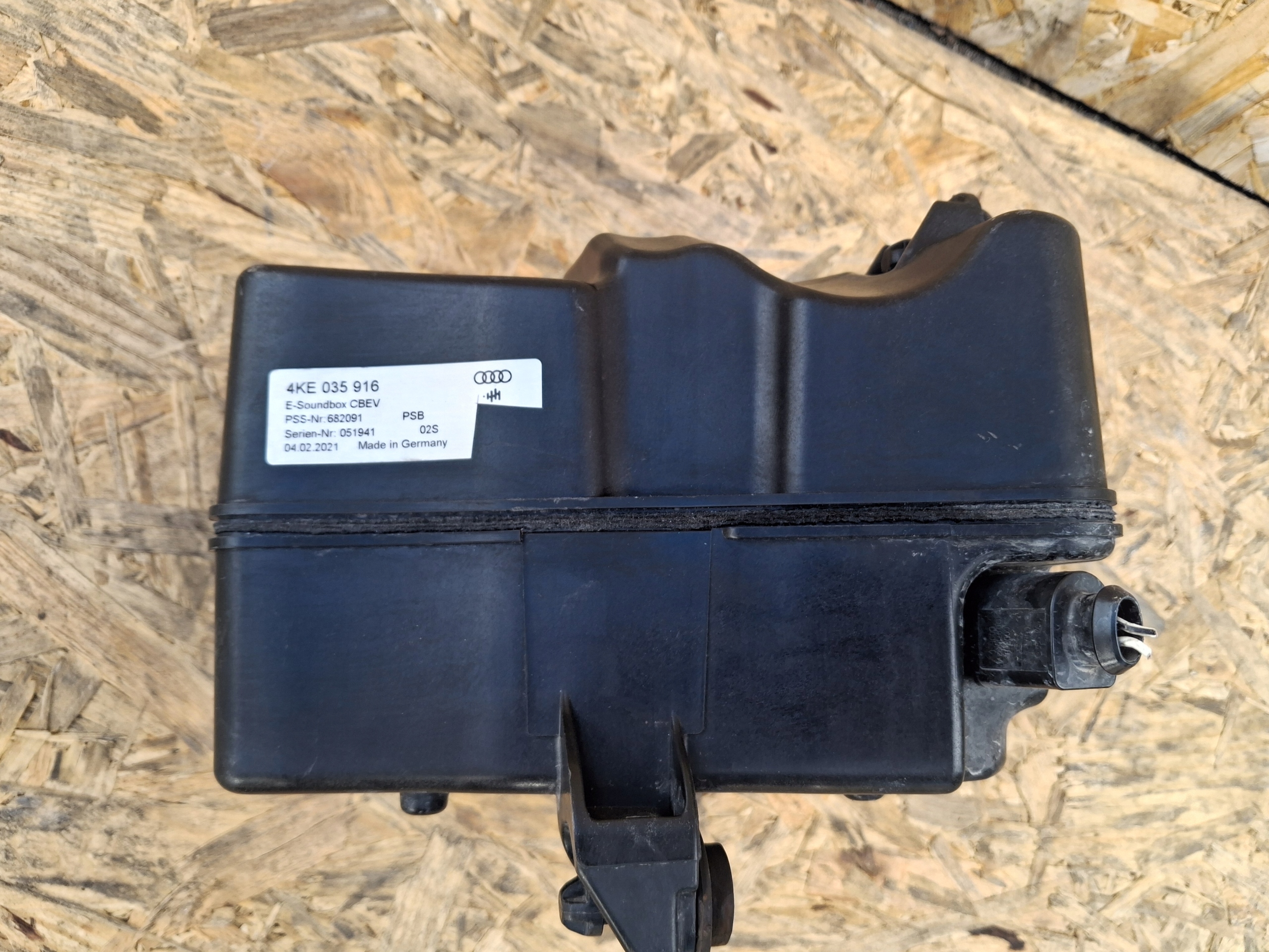 Haut parleur de l’échappement Module AUDI Q8 E TRON 55 4KE 4KE035916