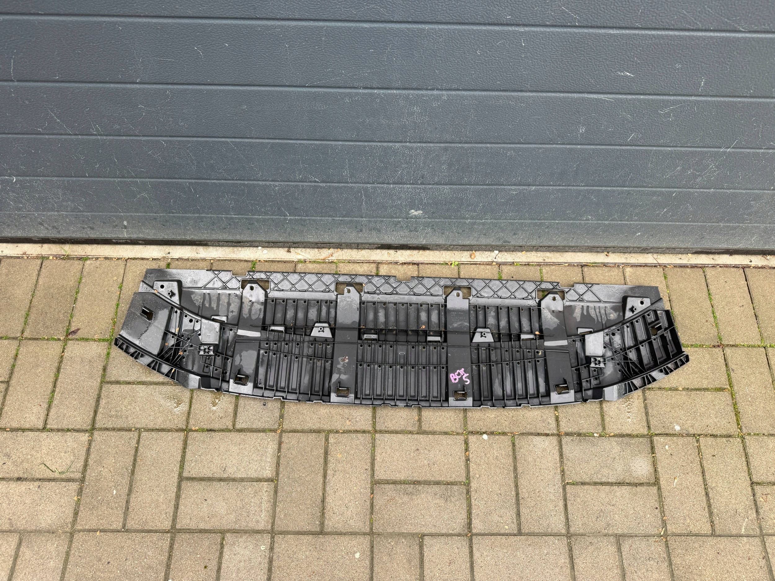 Audi Q3 14- Lift cover below bumper front front
