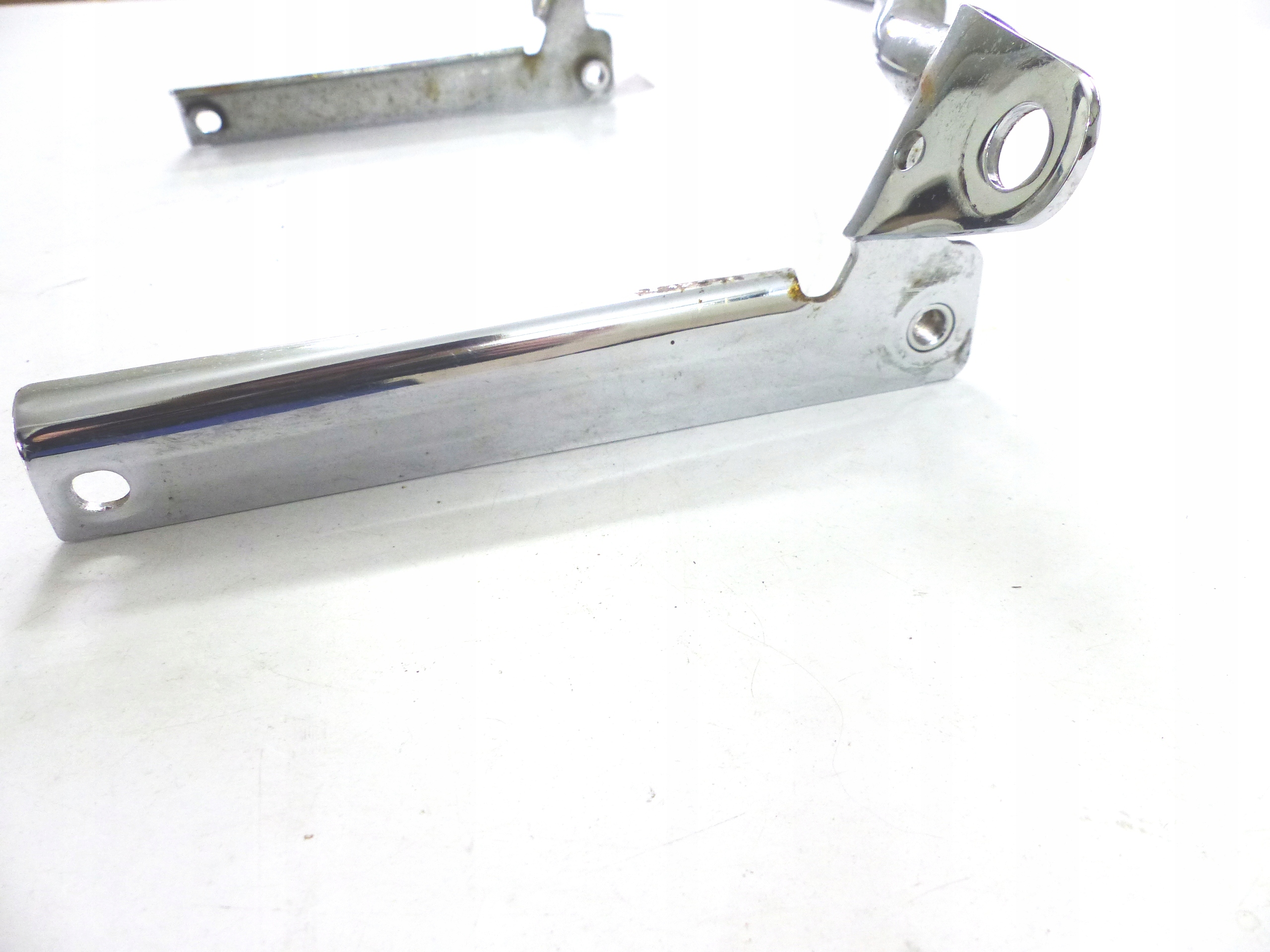 . STELAŻ MOCOWANIE UCHWYT HALOGEN LAMPA HARLEY SOFTAIL FAT BOY INNE Producent Harley Davidson OE