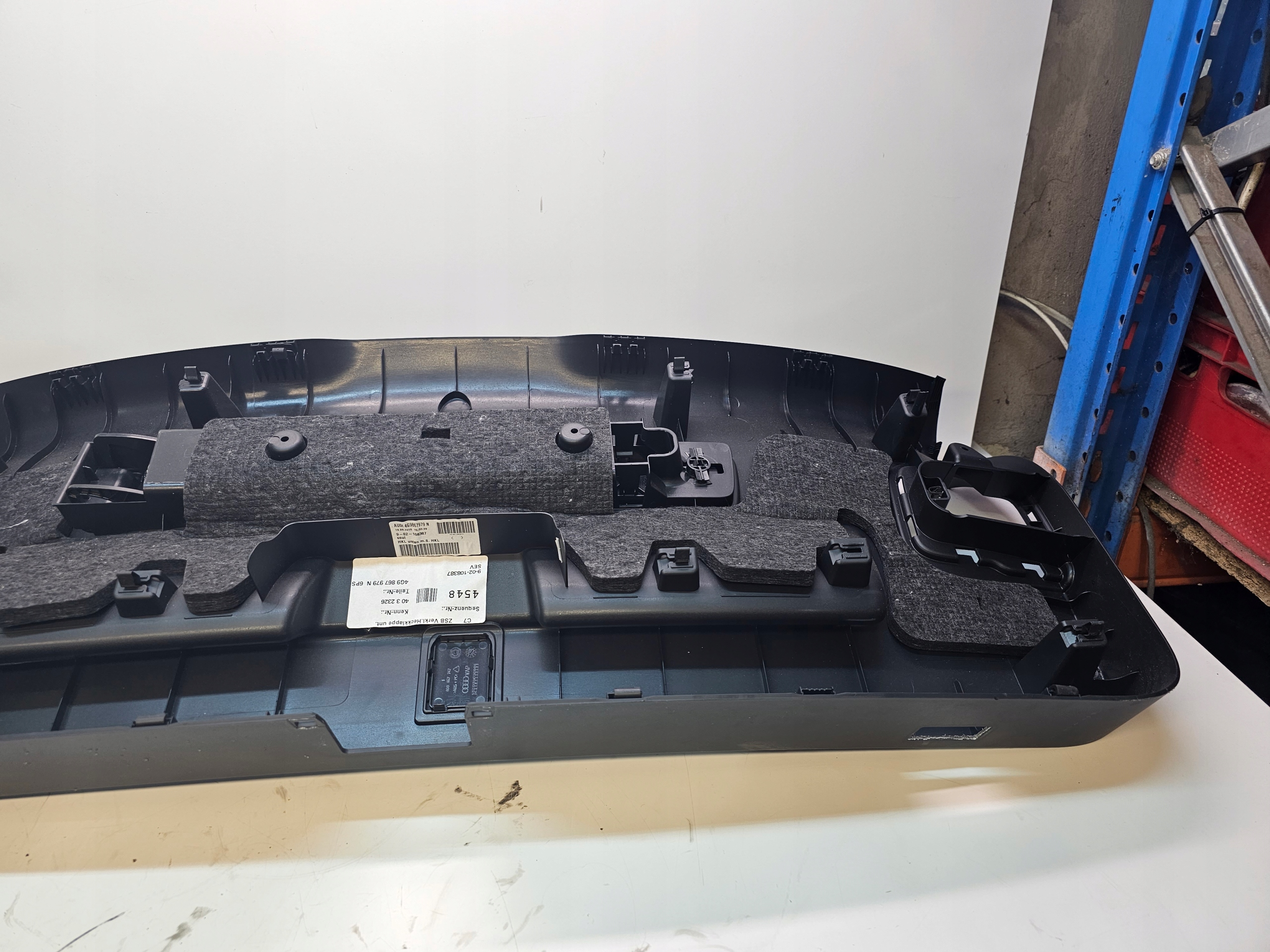 upholstery bonnet rear part AUDI A6 C7 AVANT 4G9867979N