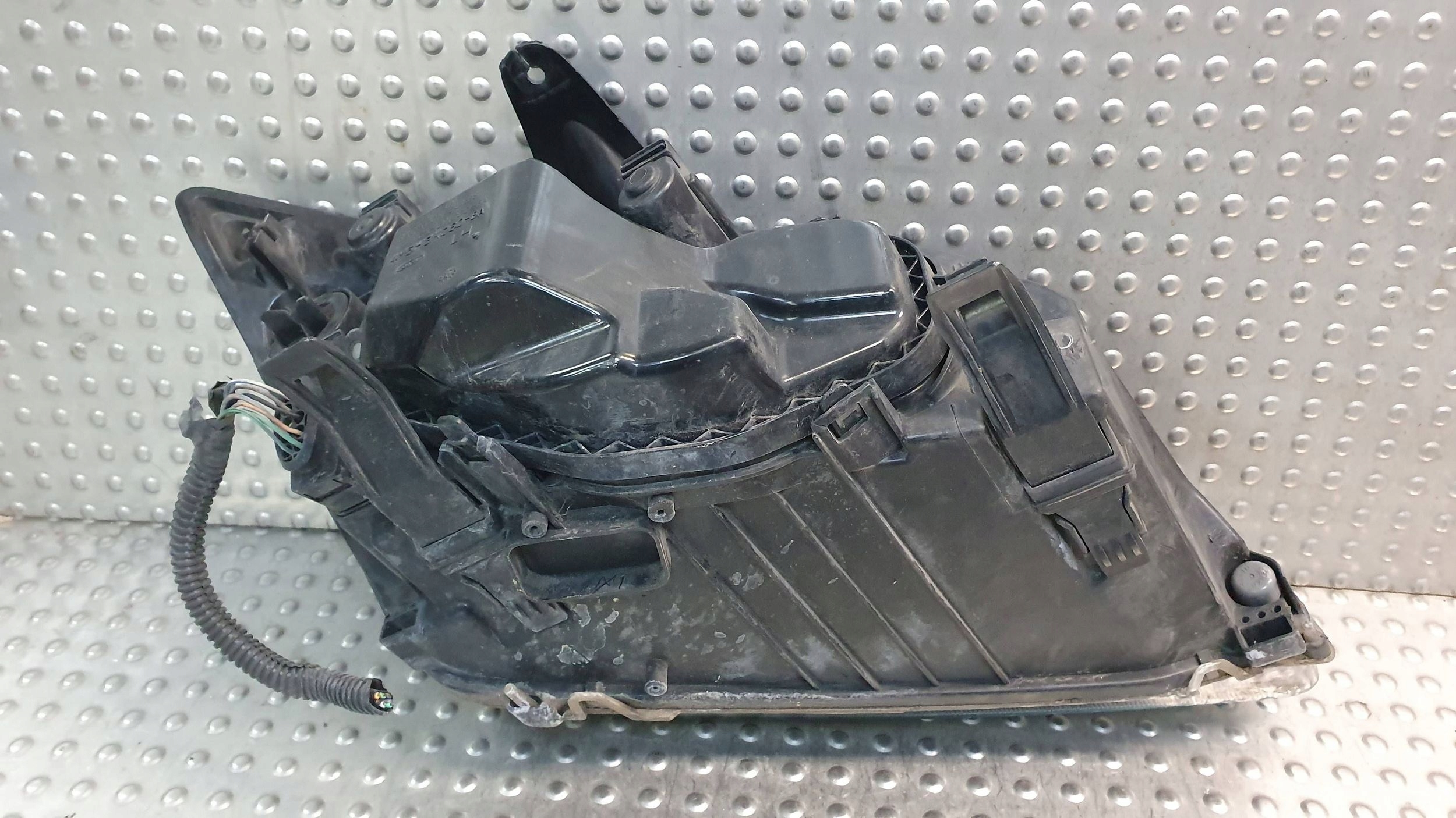 světlo předek levá FORD FOCUS MK2 04