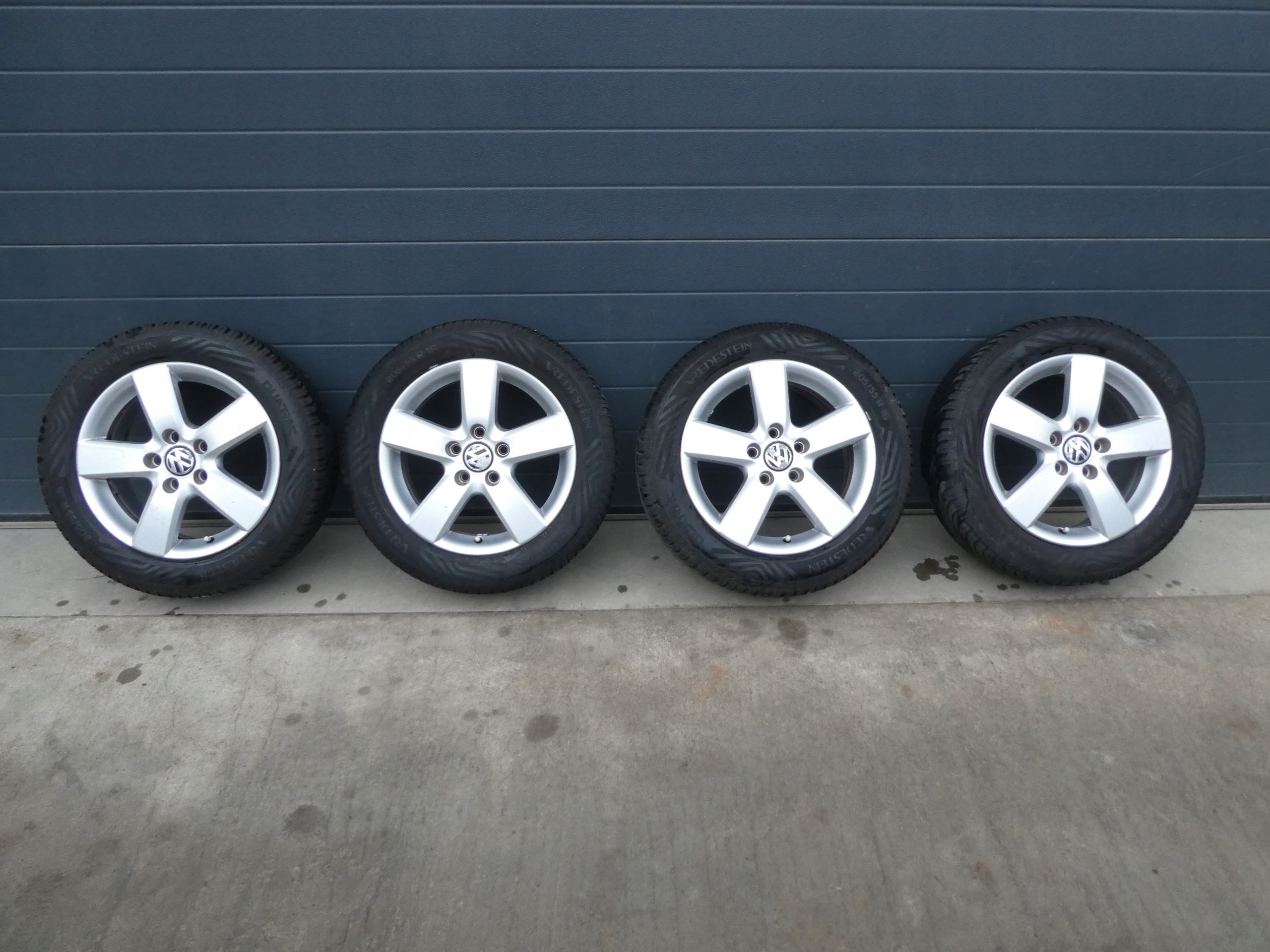 4X wheels discs tyres VW 1T0601025M 2022R