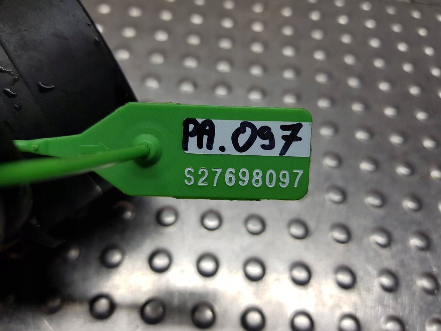 flow meter air 03L906461A AUDI A4 B8 A5 8T Q5 8R 2.0 TDI