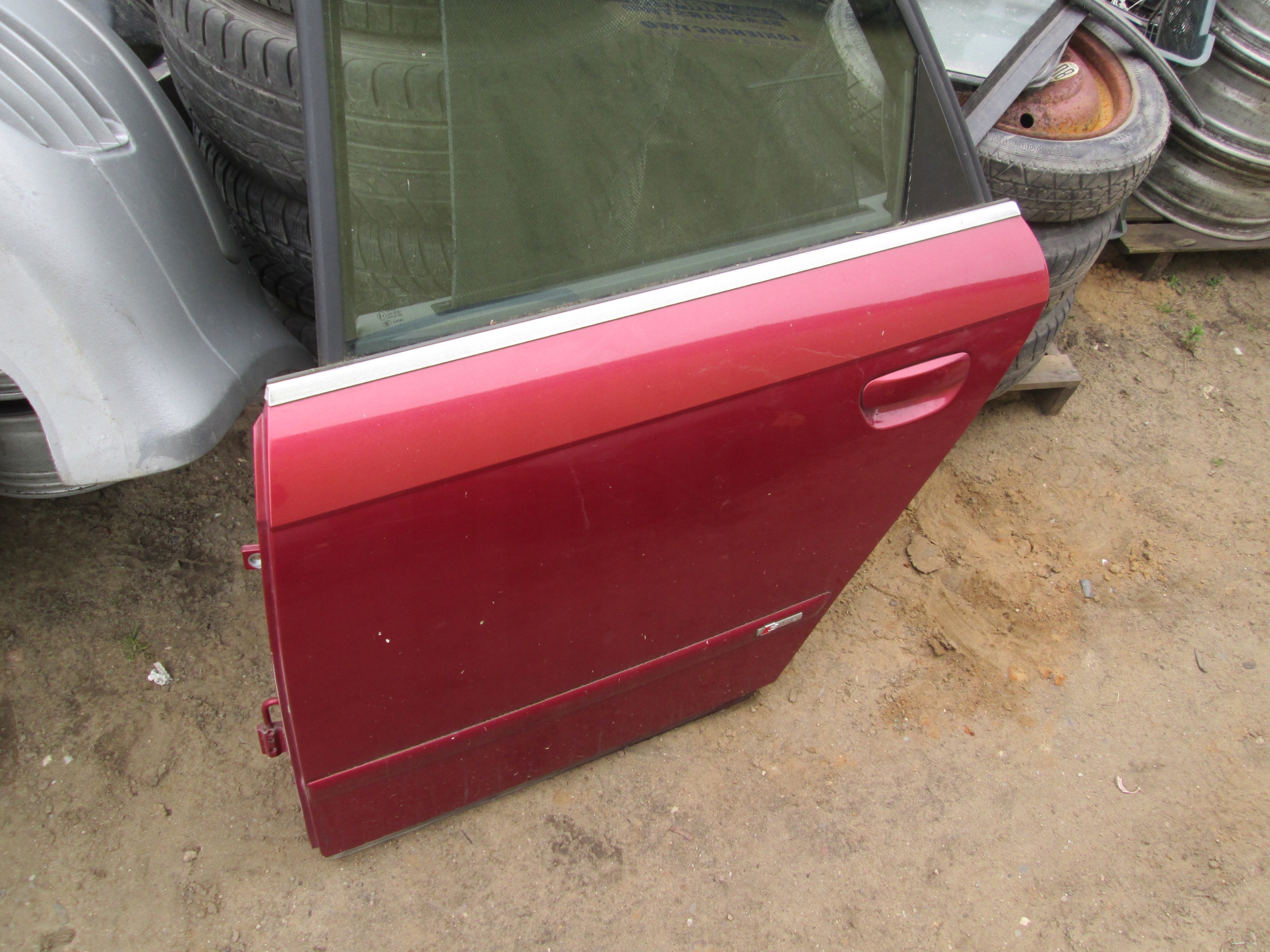 ДВЕРІ ЛІВИЙ ЗАД. AUDI A4 B7 УНІВЕРСАЛ Lz3f ЧЕРВОНІ