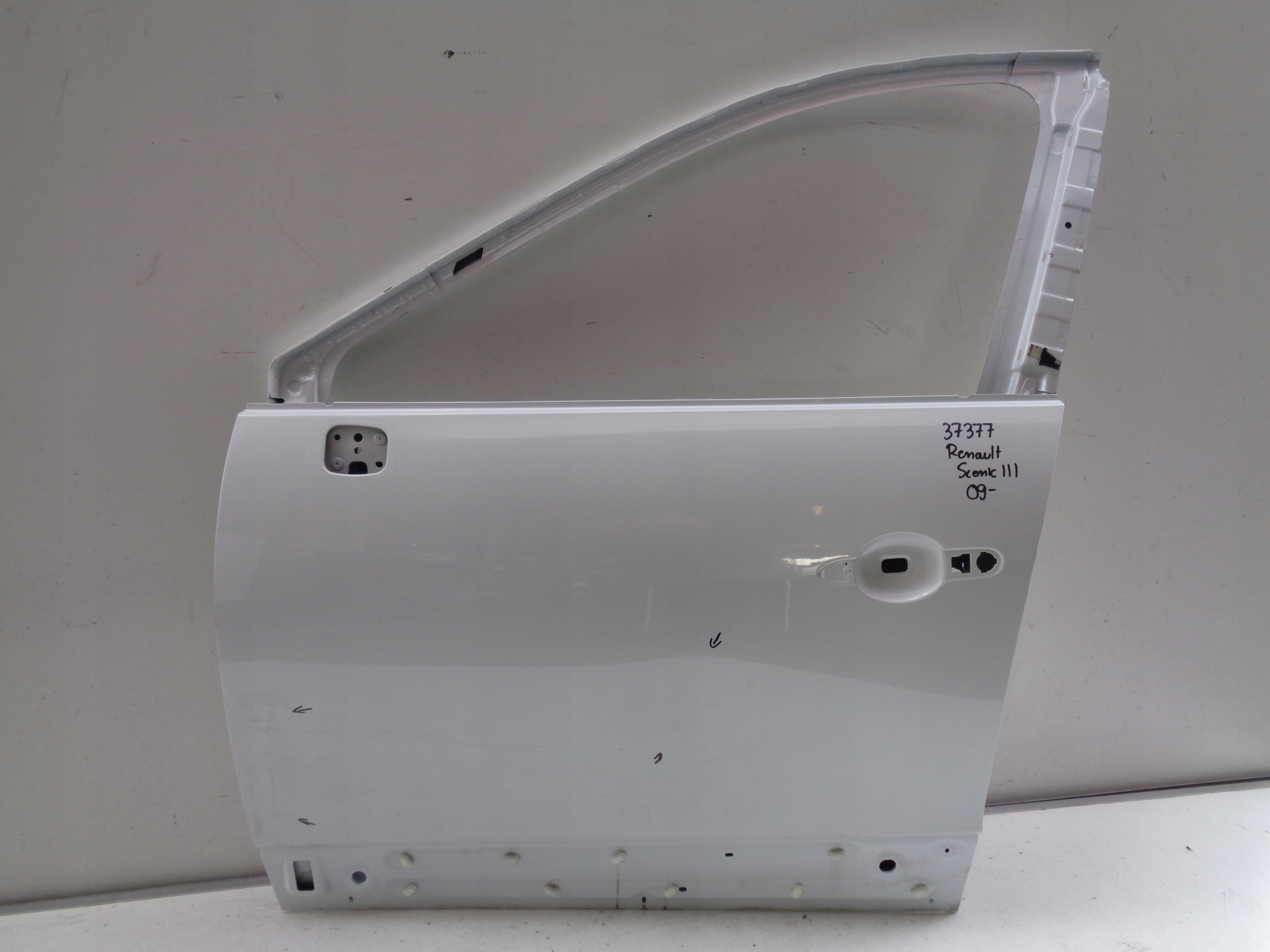 door left front RENAULT SCENIC III 09-16 NR 37377