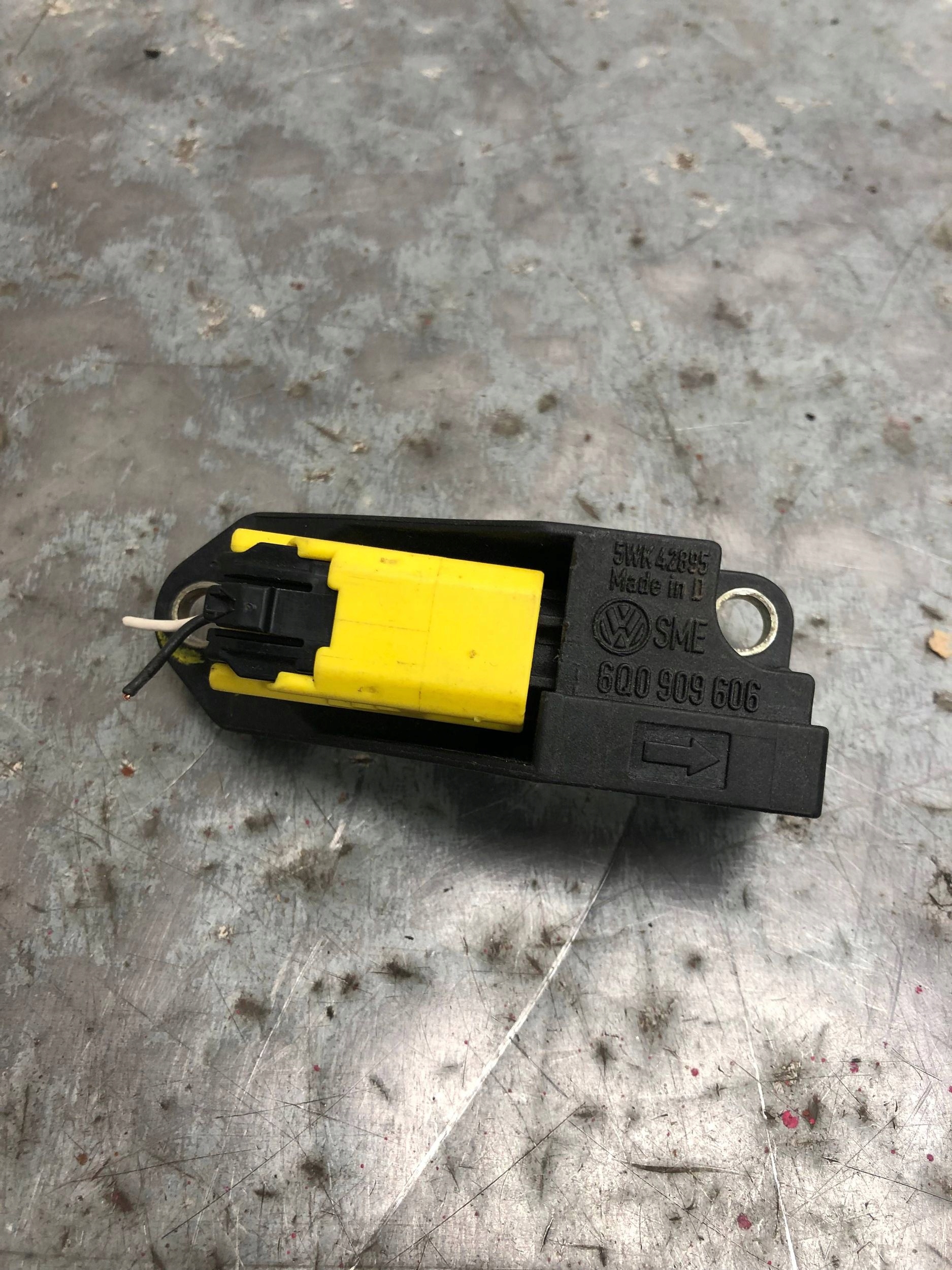 Crashsensor Drucksensor VW SKODA AUDI 6Q0909606