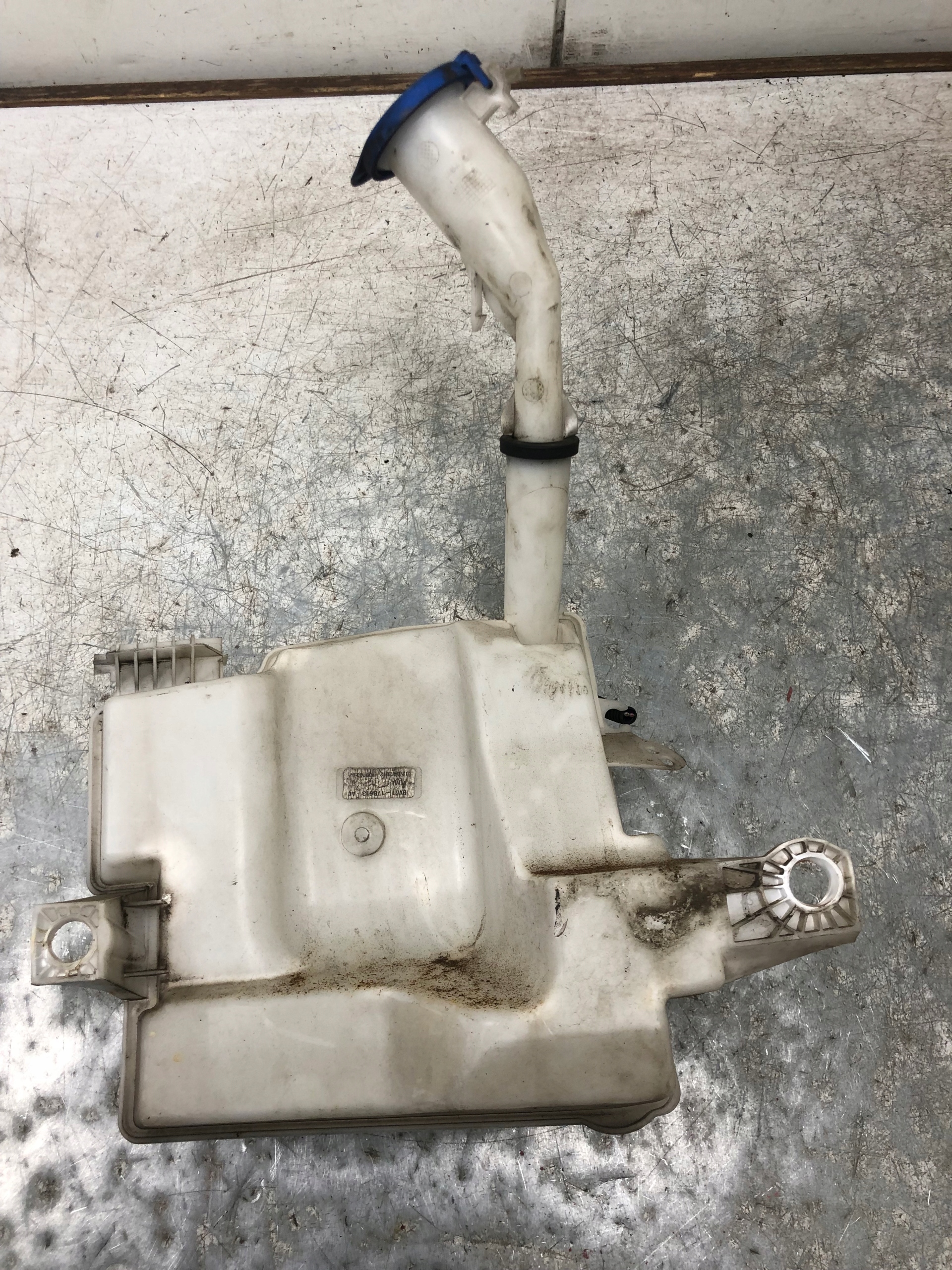 washer fluid tank FORD FOCUS MK3 BV61-17B613-AG