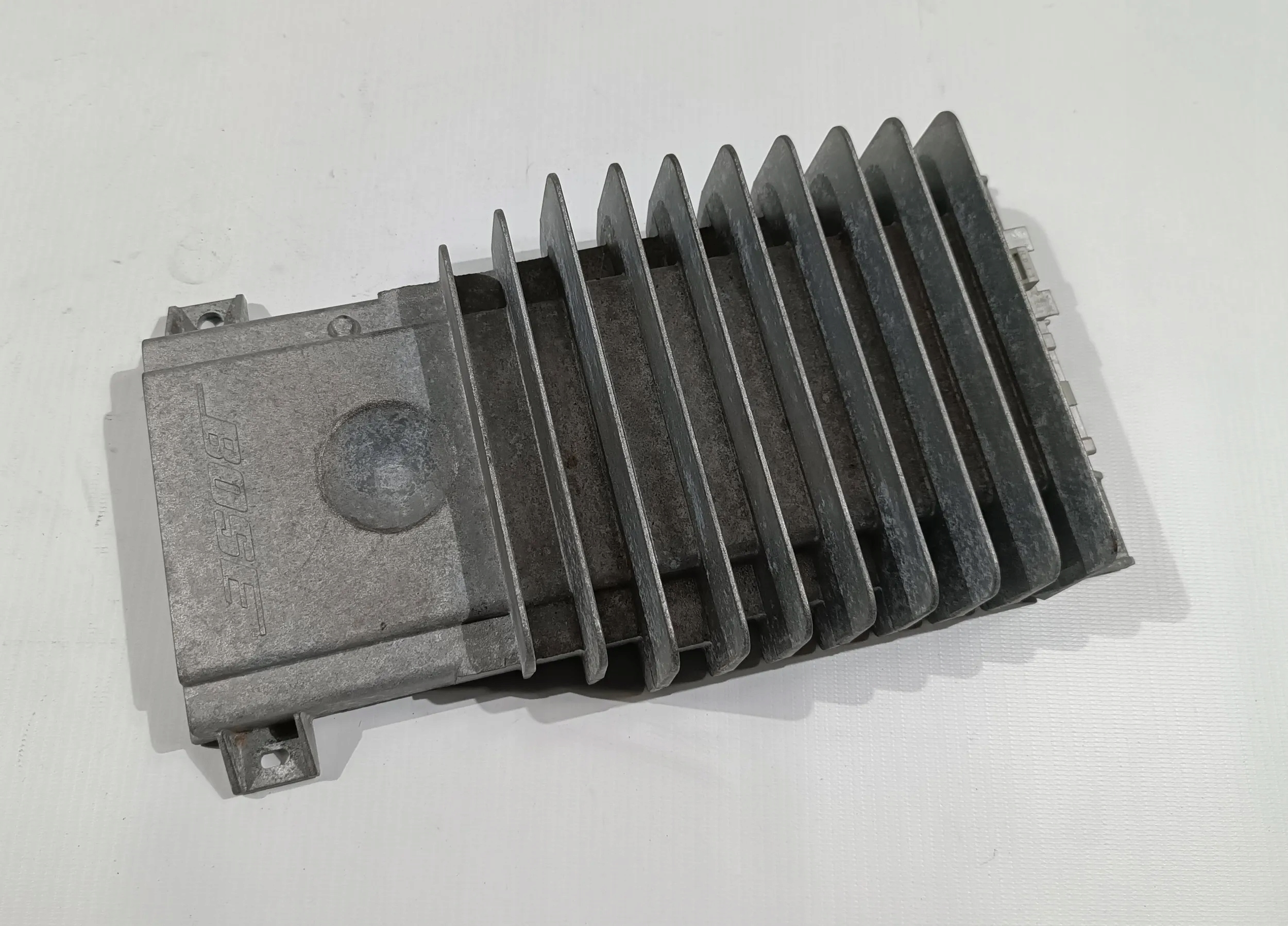 zosilňovač audio BOSE Hummer H2