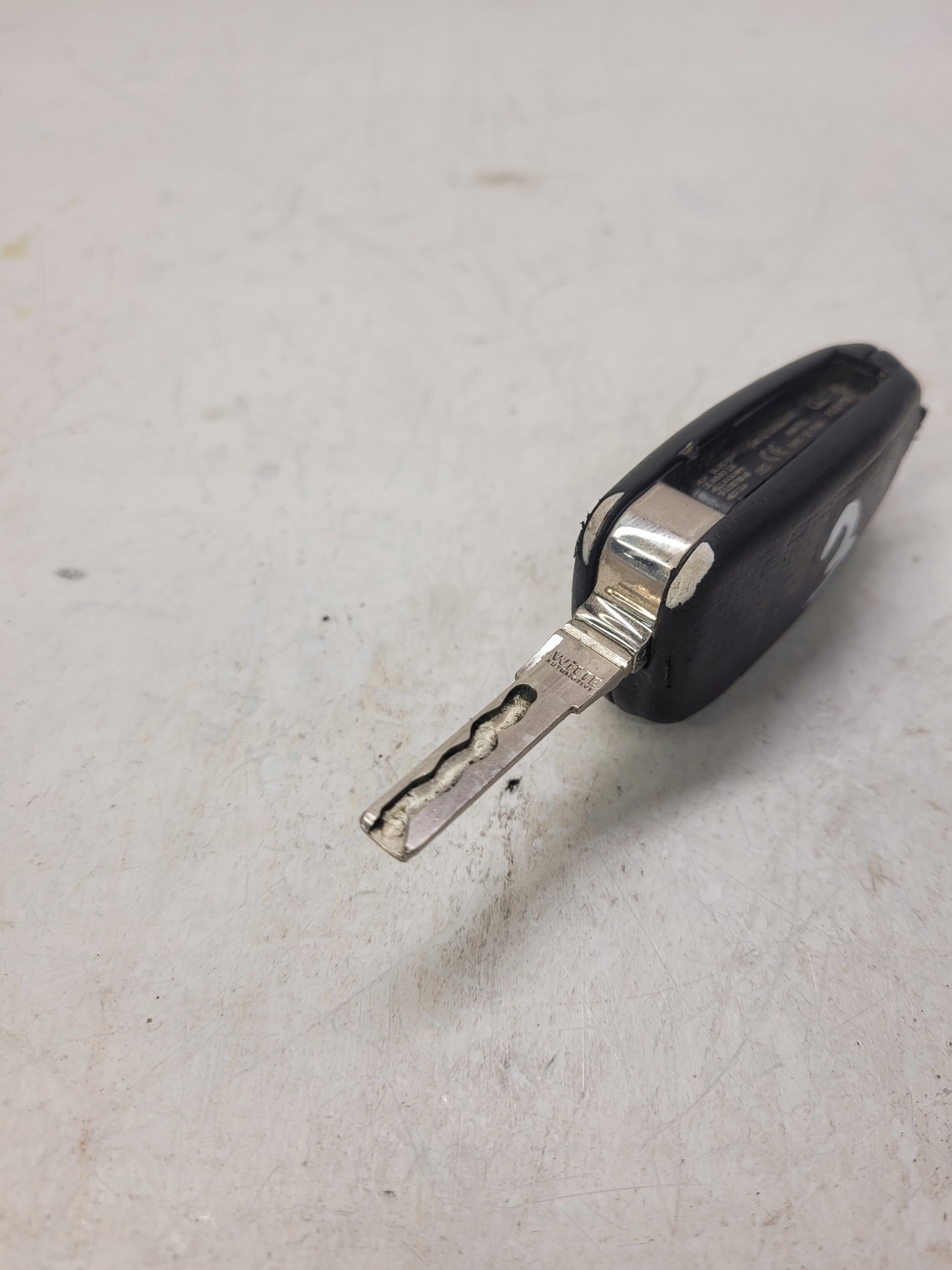 key PILOT SCYZORYK AUDI A3 8V 8V0837220