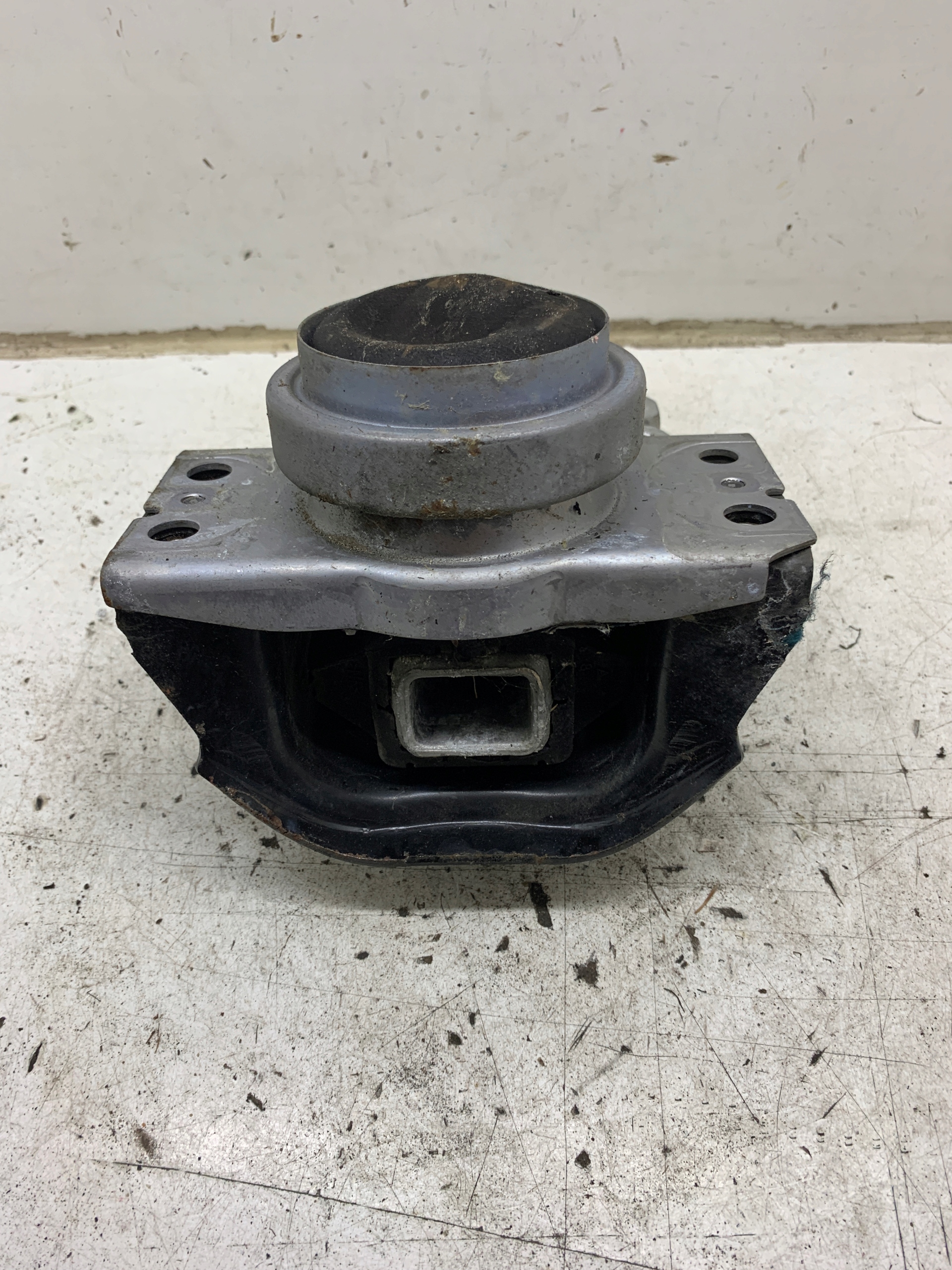holder engine mount 9681855180 PEUGEOT 5008