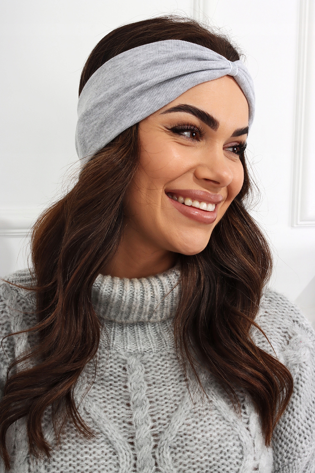 OPASKA DAMSKA NA GŁOWĘ USZY NAUSZNIKI TURBAN WĘZEŁ CIEPŁA PRZEPLATANA KOLOR Wzór dominujący bez wzoru