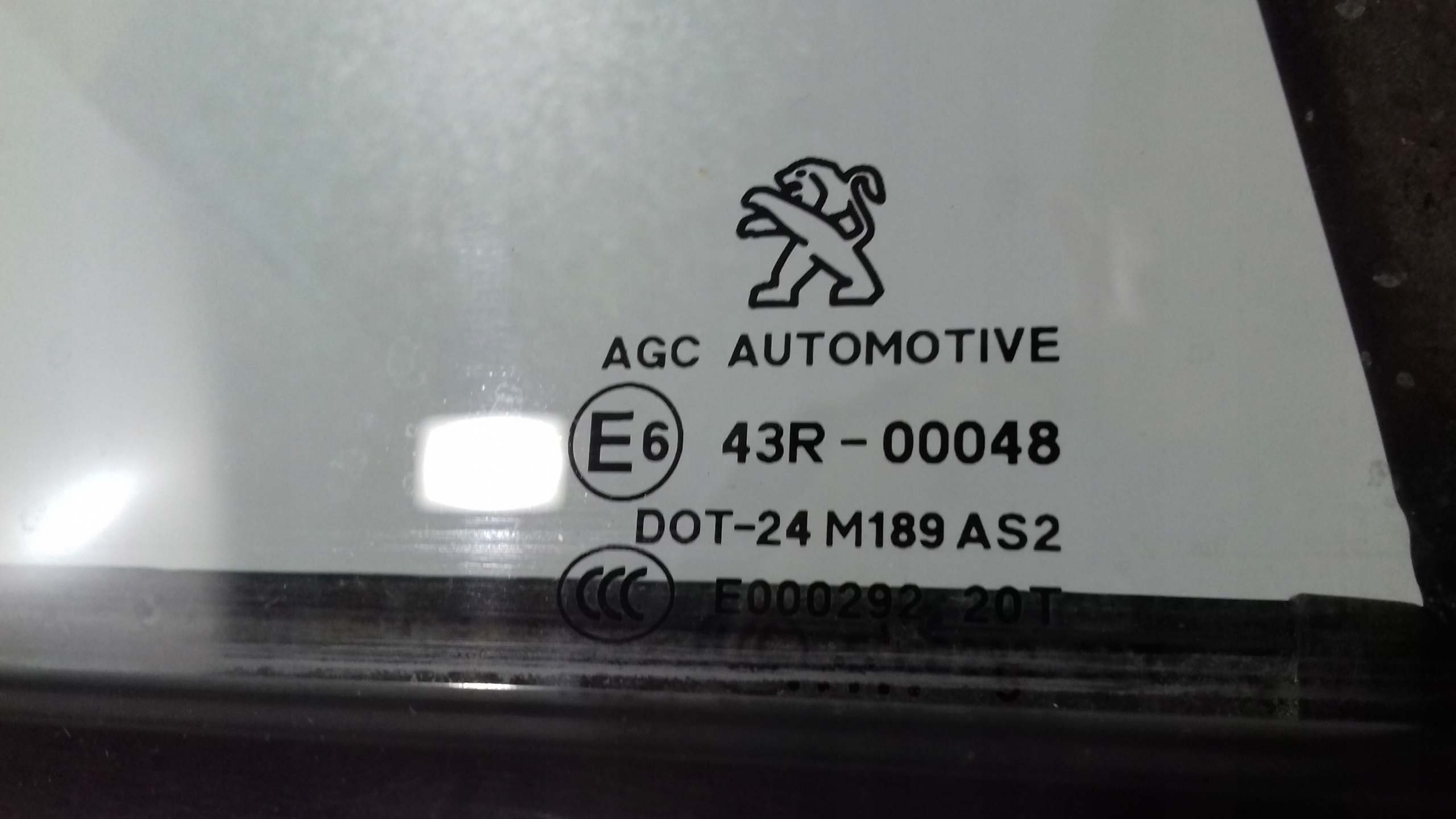 Peugeot 208 Tür rechts hinten Kombi