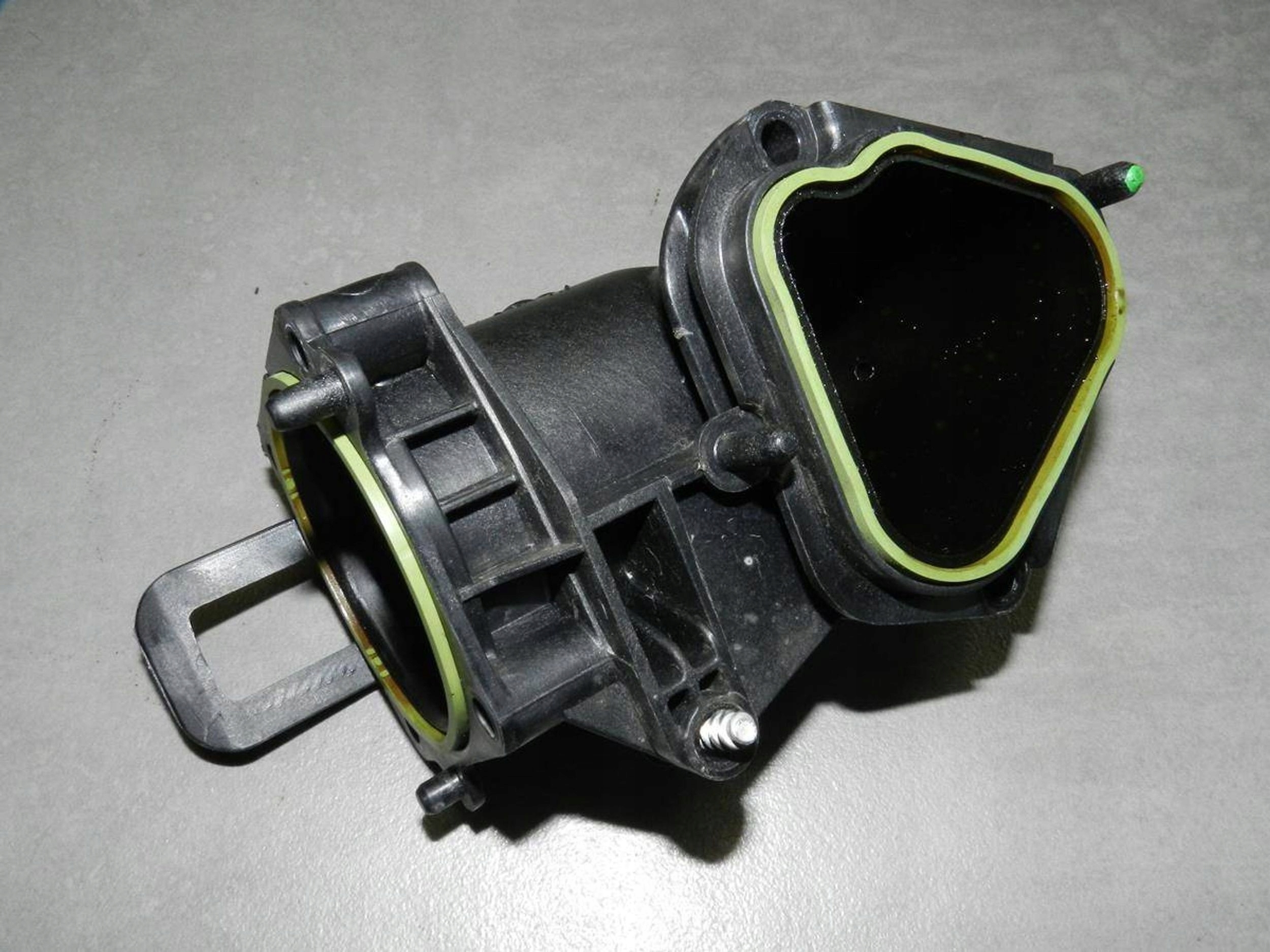 Volkswagen Eos pipe air 03C129721D