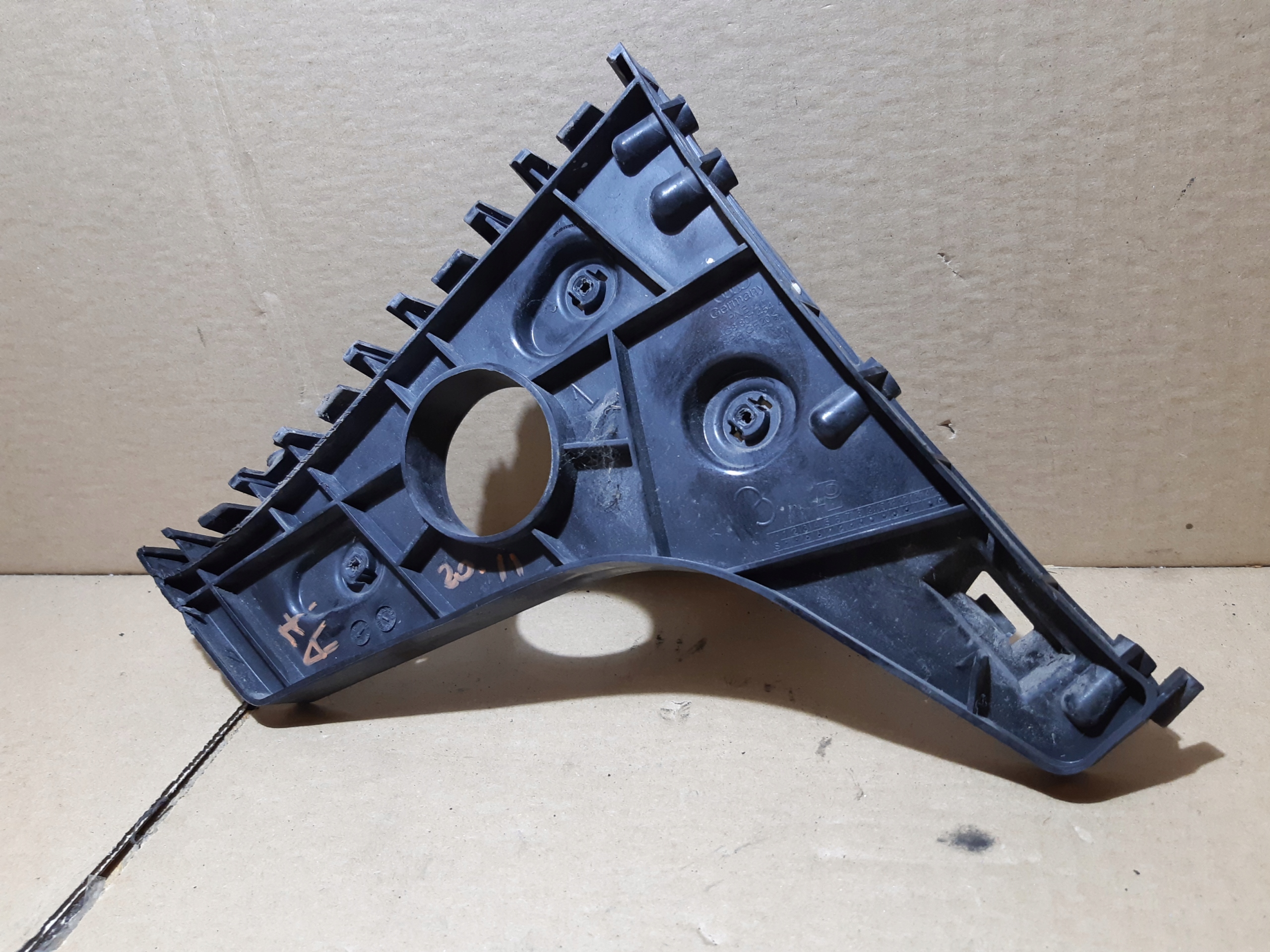 AUDI A7 4G Support Support plaque Pare choc Droite Arrière 4G8807454A