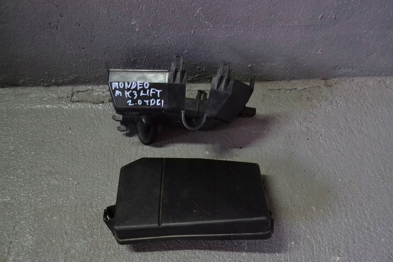 OBUDOWA SKRZYNKI BEZPIECZNIKÓW FORD MONDEO MK3 2.0 TDCI Producent części Ford OE