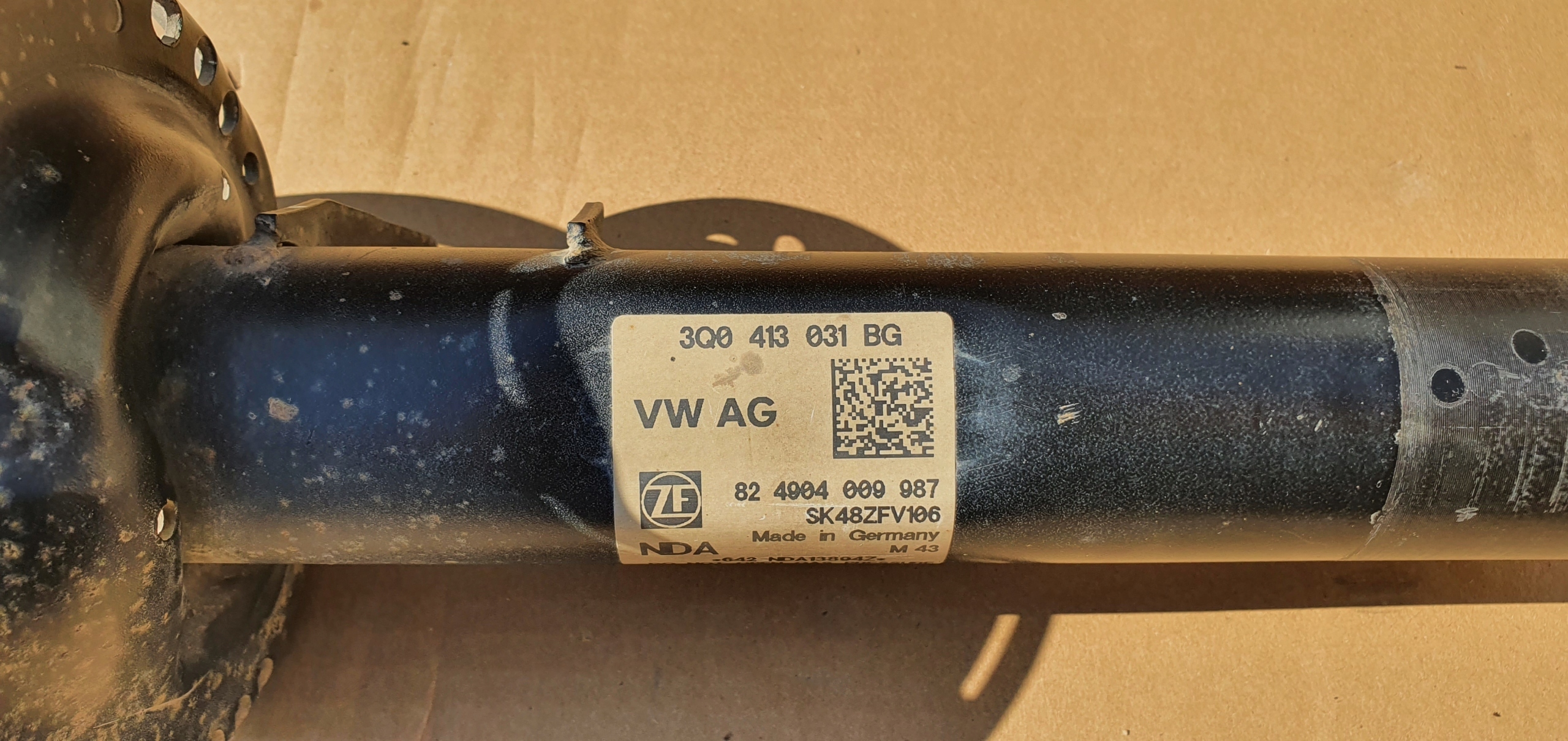 shock absorber front 3Q0413031BG VW AUDI ORYGNAL