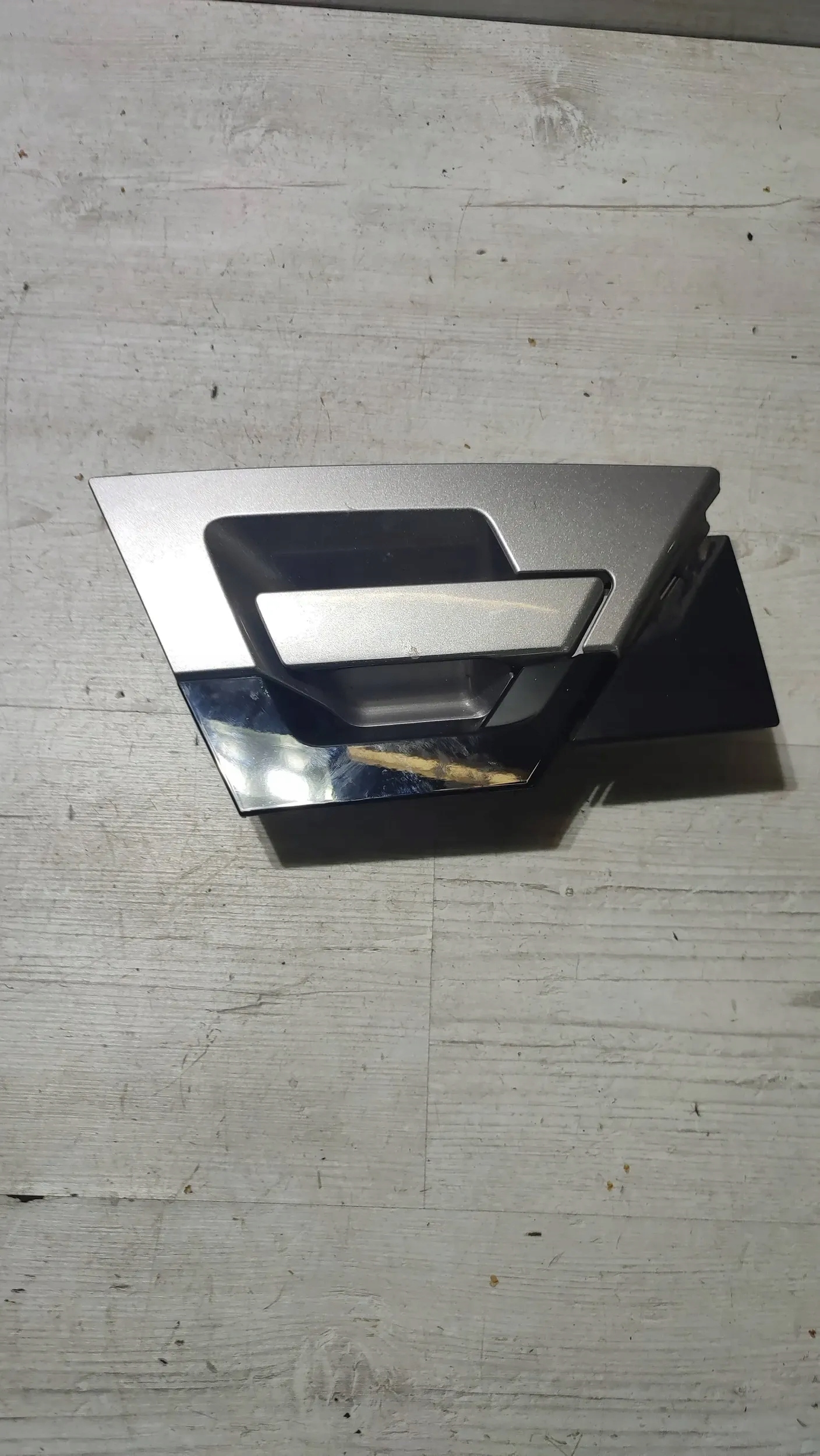 Toyota C-HR and 1.2 19r handle exterior left rear part