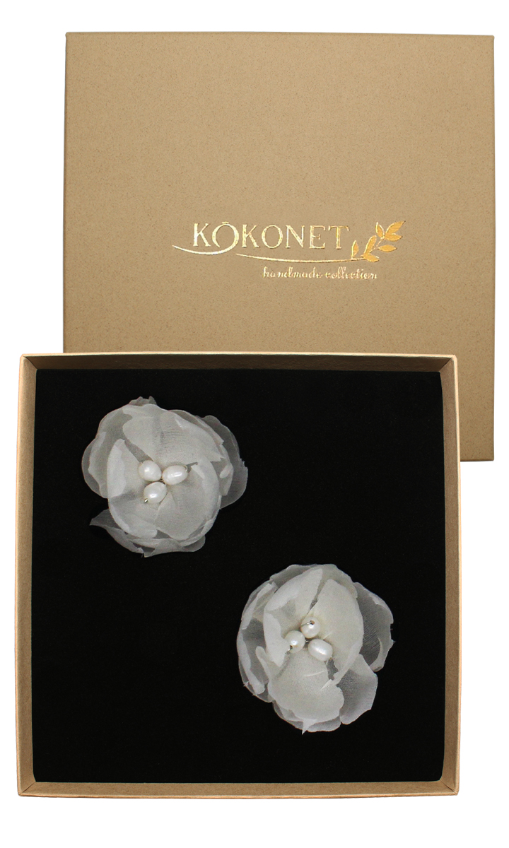 Náušnice s hedvábnými květy stříbrné perly přírodní svatební tyčinky boho