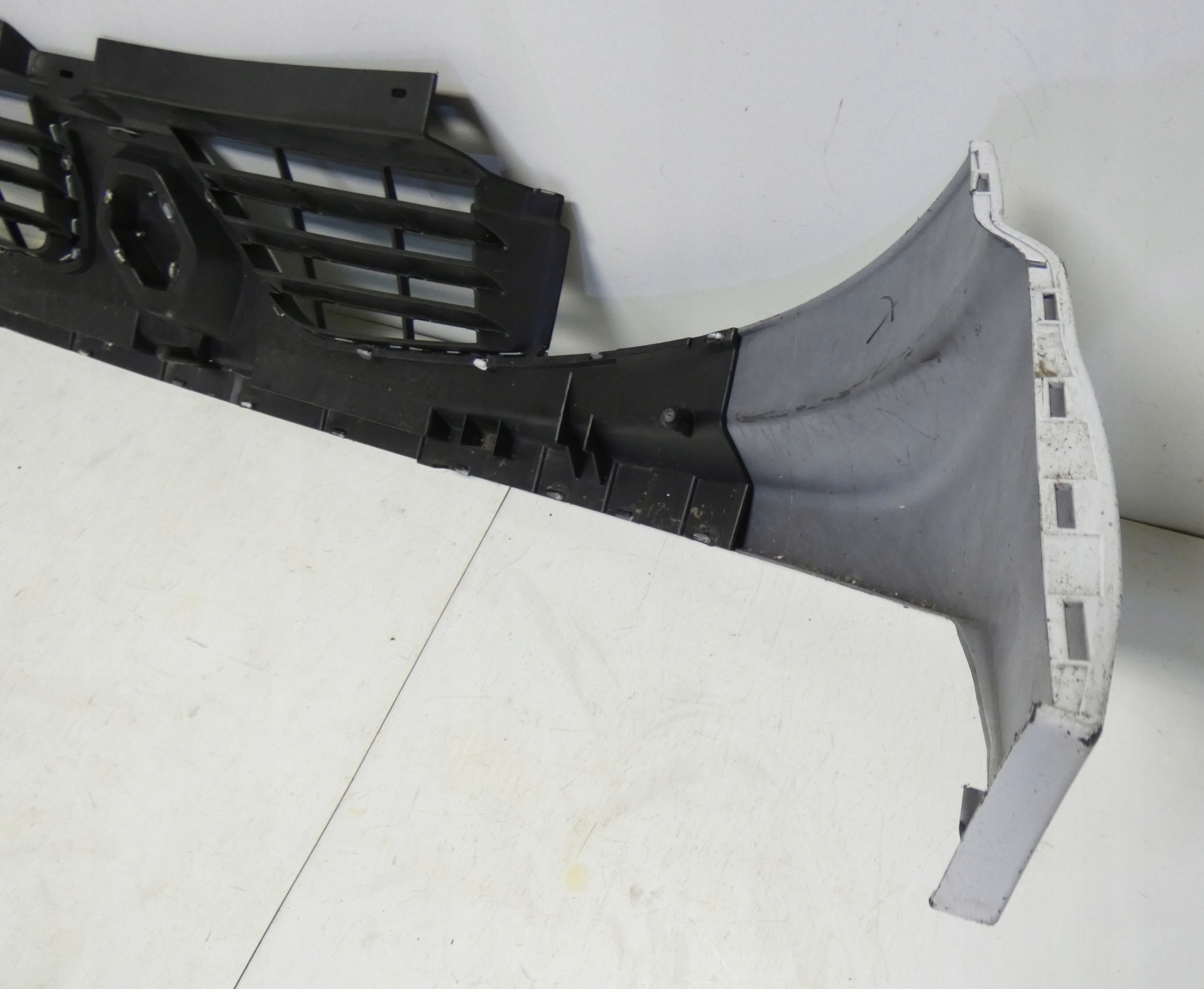 RENAULT TRAFIC LIFT 2007-2014 623100251R hűtőrács hűtőrács maszk