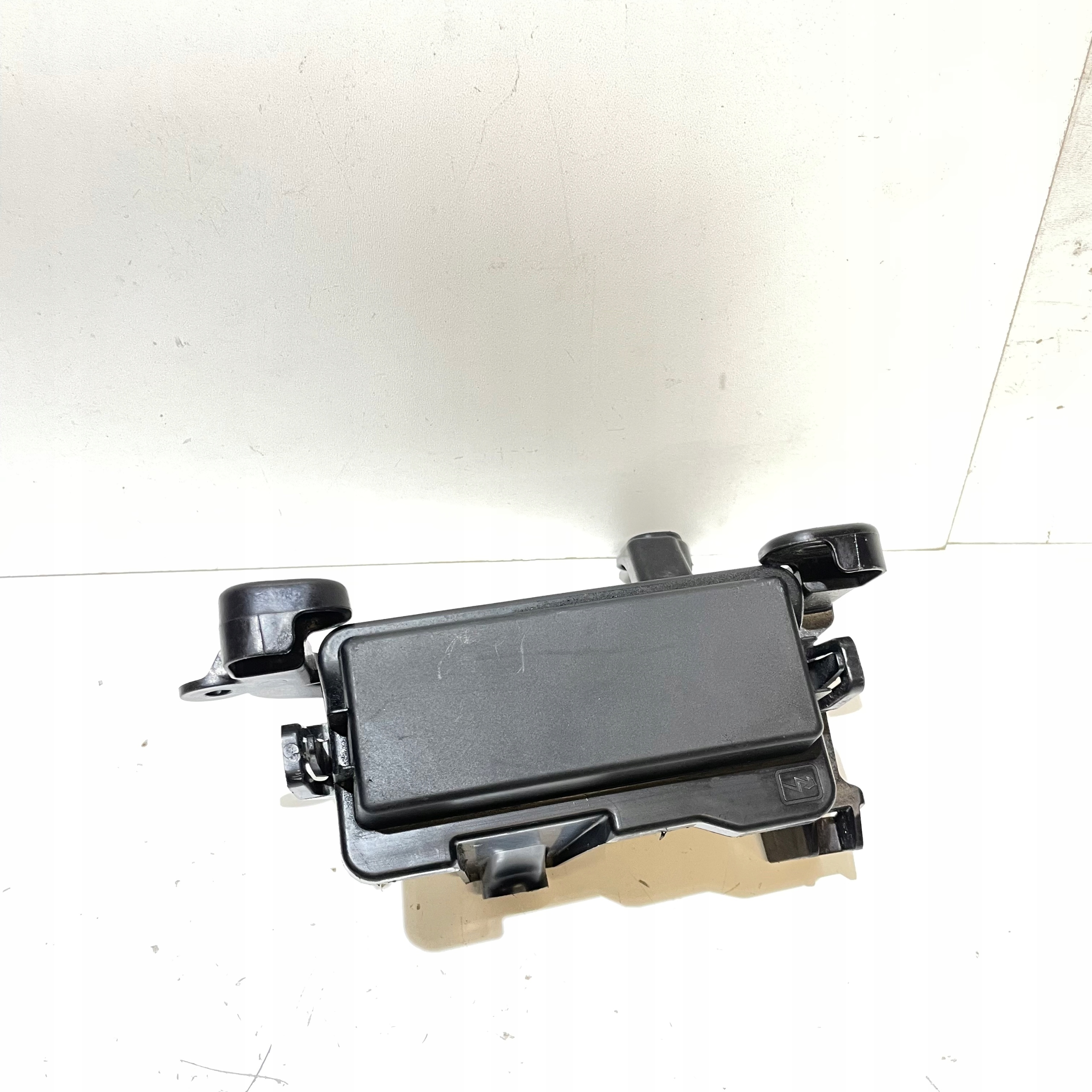 RENAULT TWINGO III Z.E. PUSZKA COMPARTMENT COVER