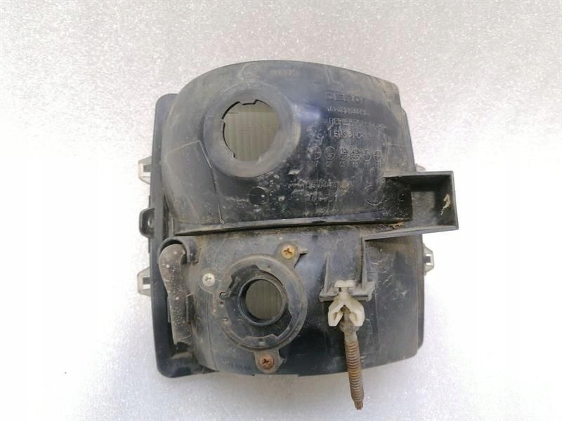 Cadillac STS LC3 левая передняя свет противотуманки 03-332-2008L Le