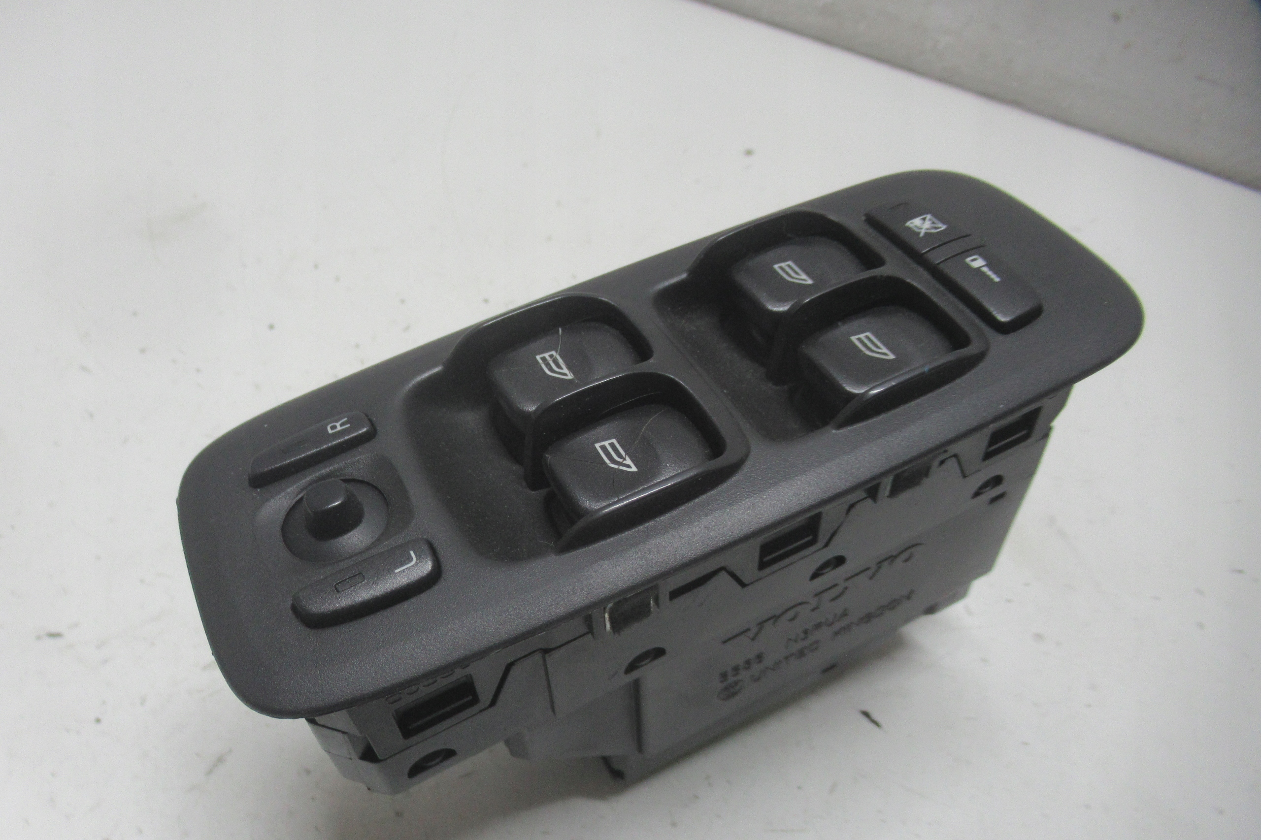 VOLVO XC90 10R control panel of the window 31334464
