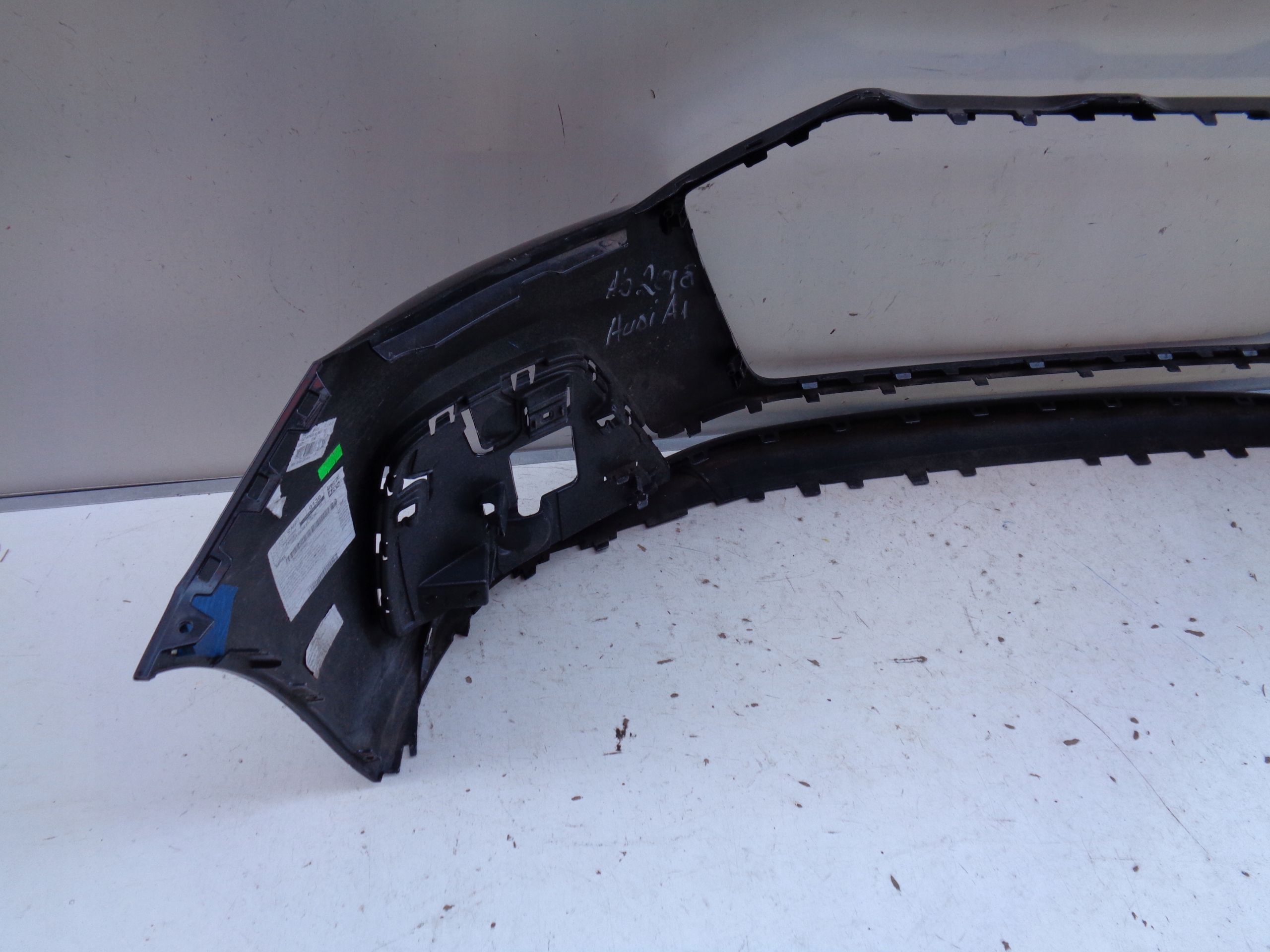 front bumper AUDI A1 II 82A 18- NR 43663