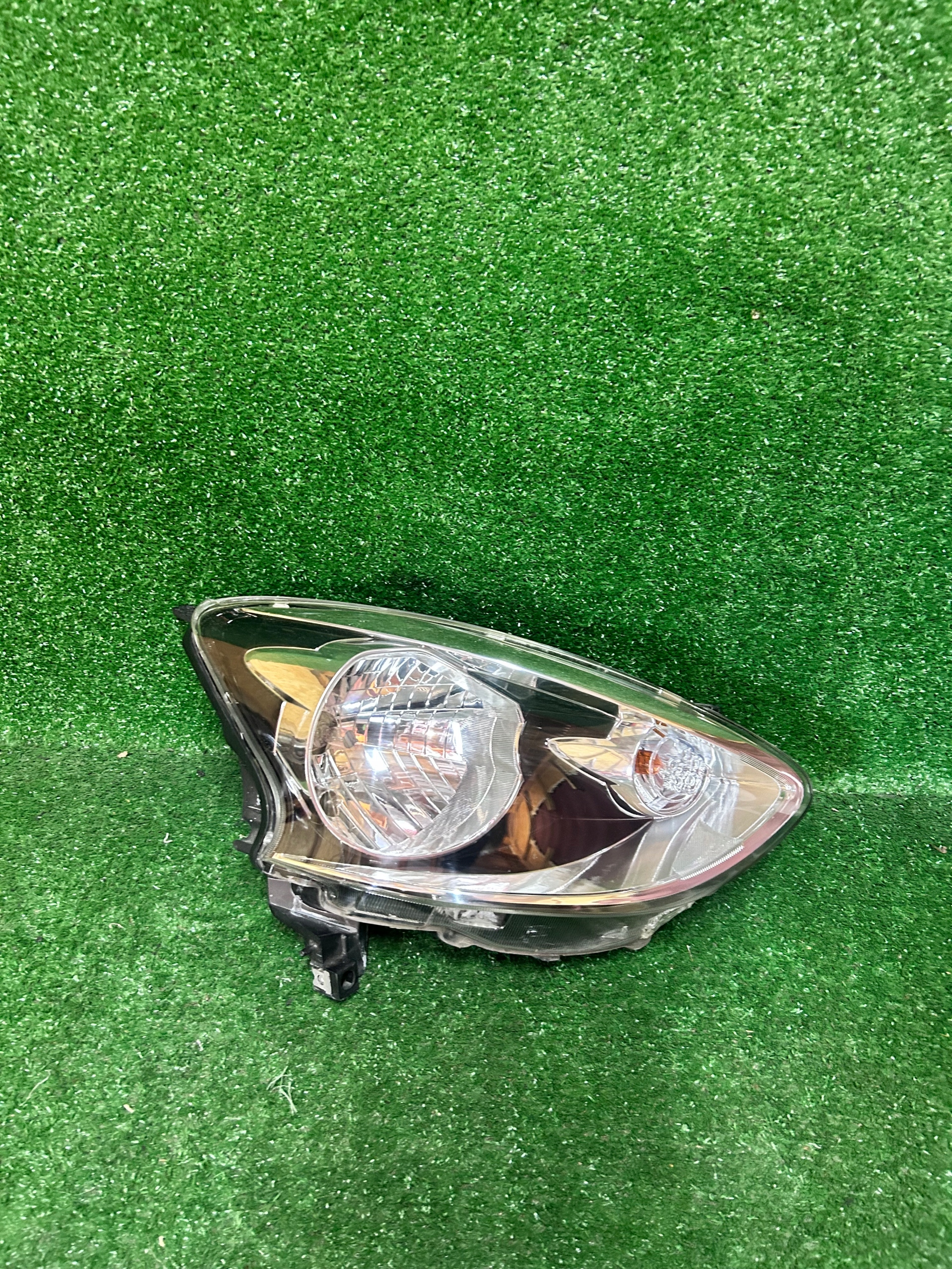REFLEKTOR right NISSAN MICRA K13 LIFT