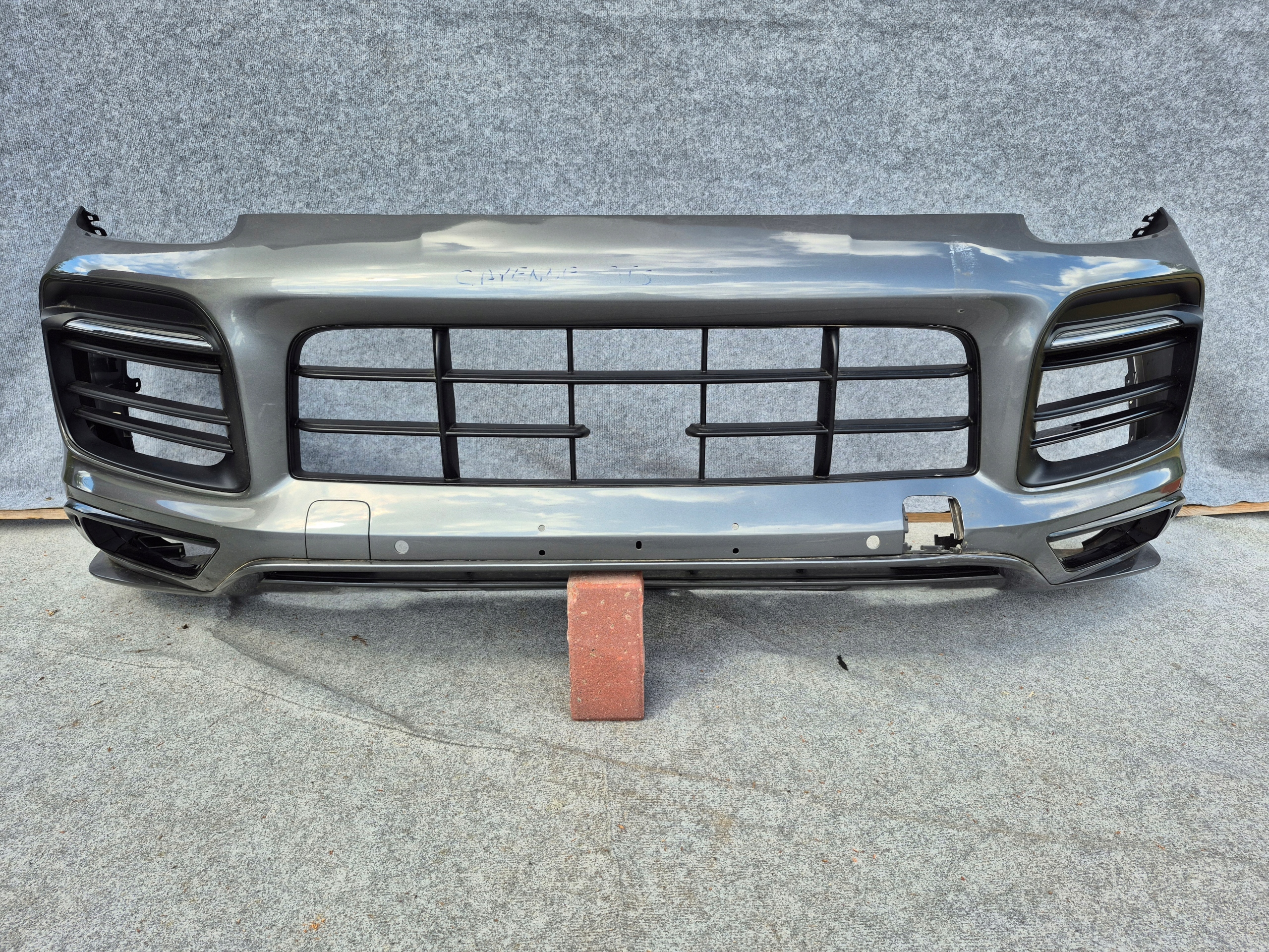 PORSCHE CAYENNE 9Y0 GTS SPORT DESIGN ZDERZAK PRZÓD Strona zabudowy przód