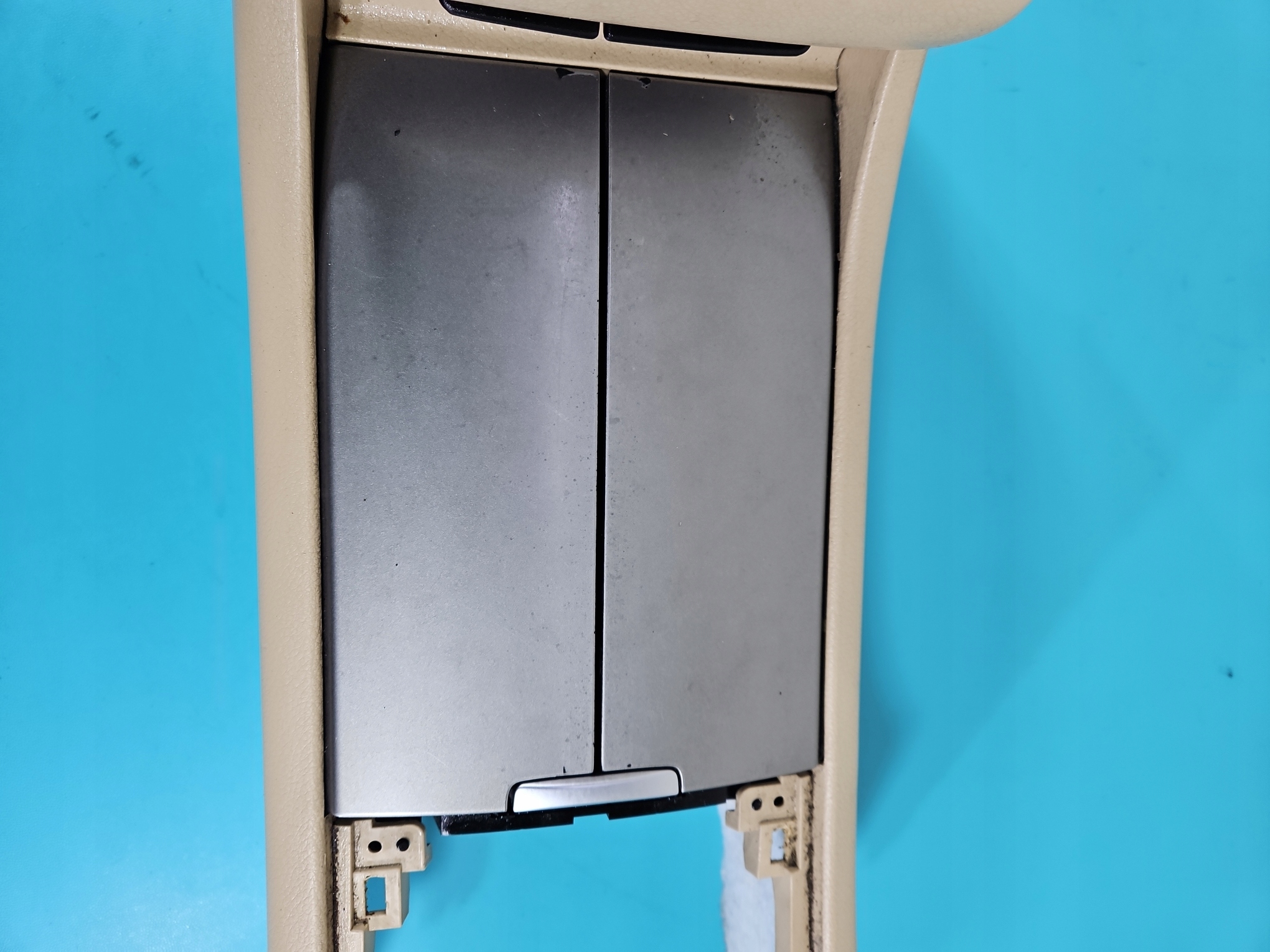 подлокотник тунель subaru TRIBECA 05-14 92174XA00A