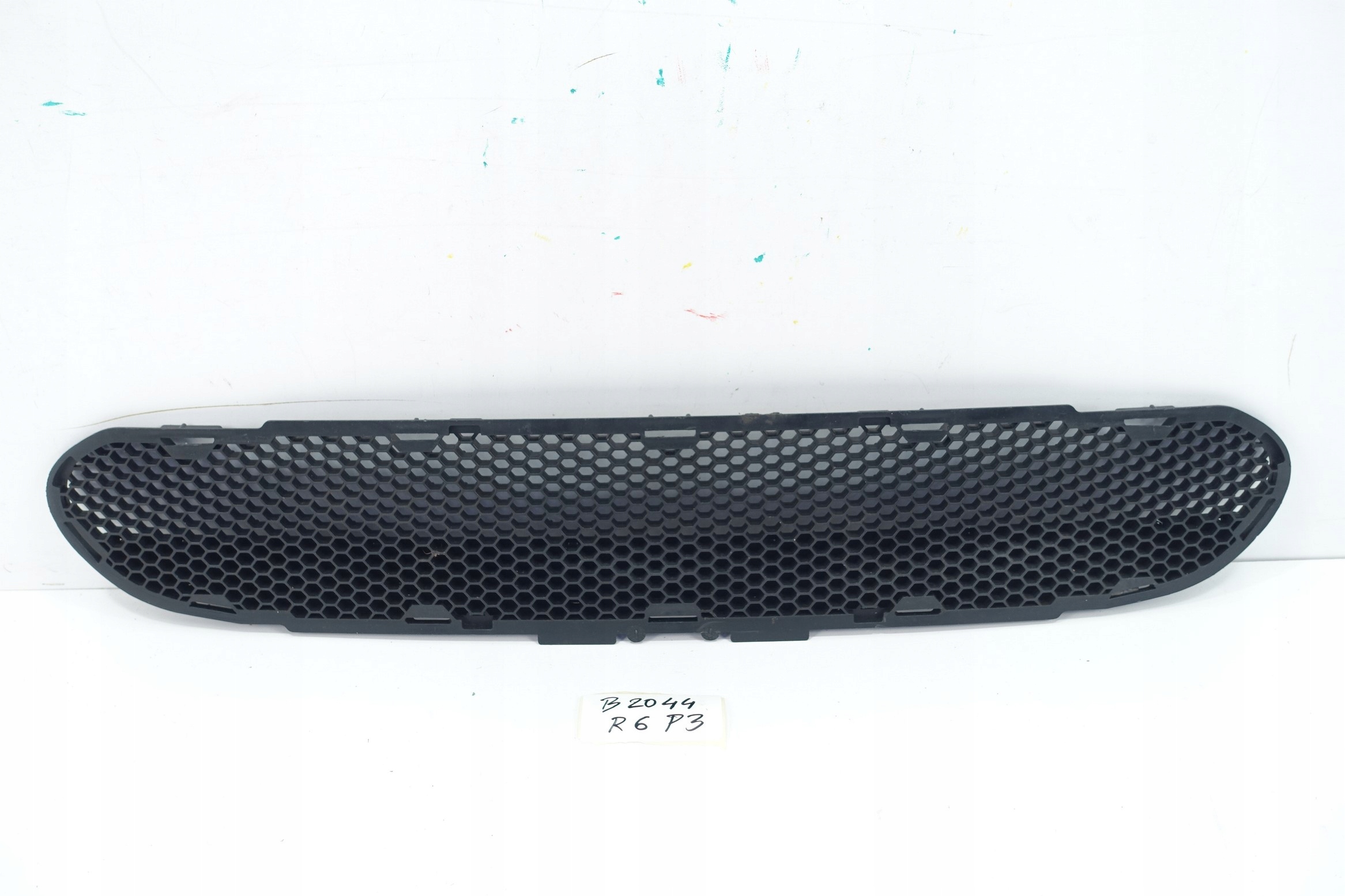 grid central of a bumper front FORD ESCORT MK7