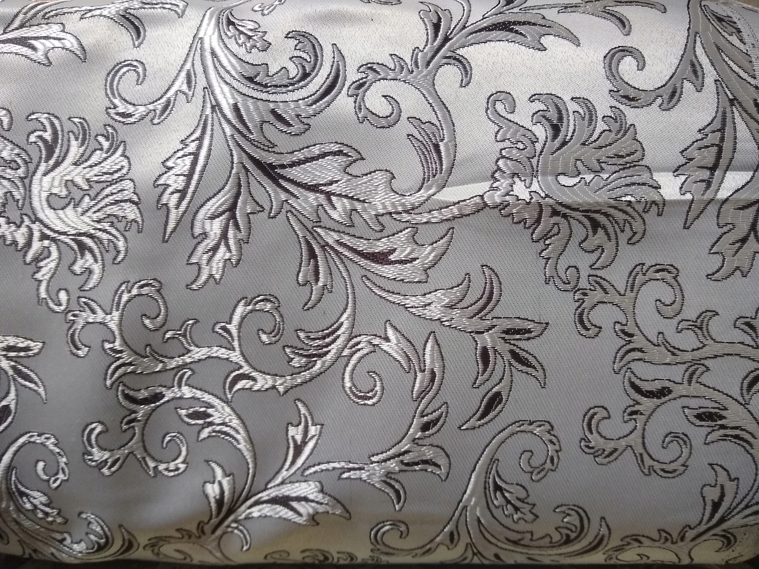 

Tkanina zasłonowa nr 2 srebro gałązki listki 150cm