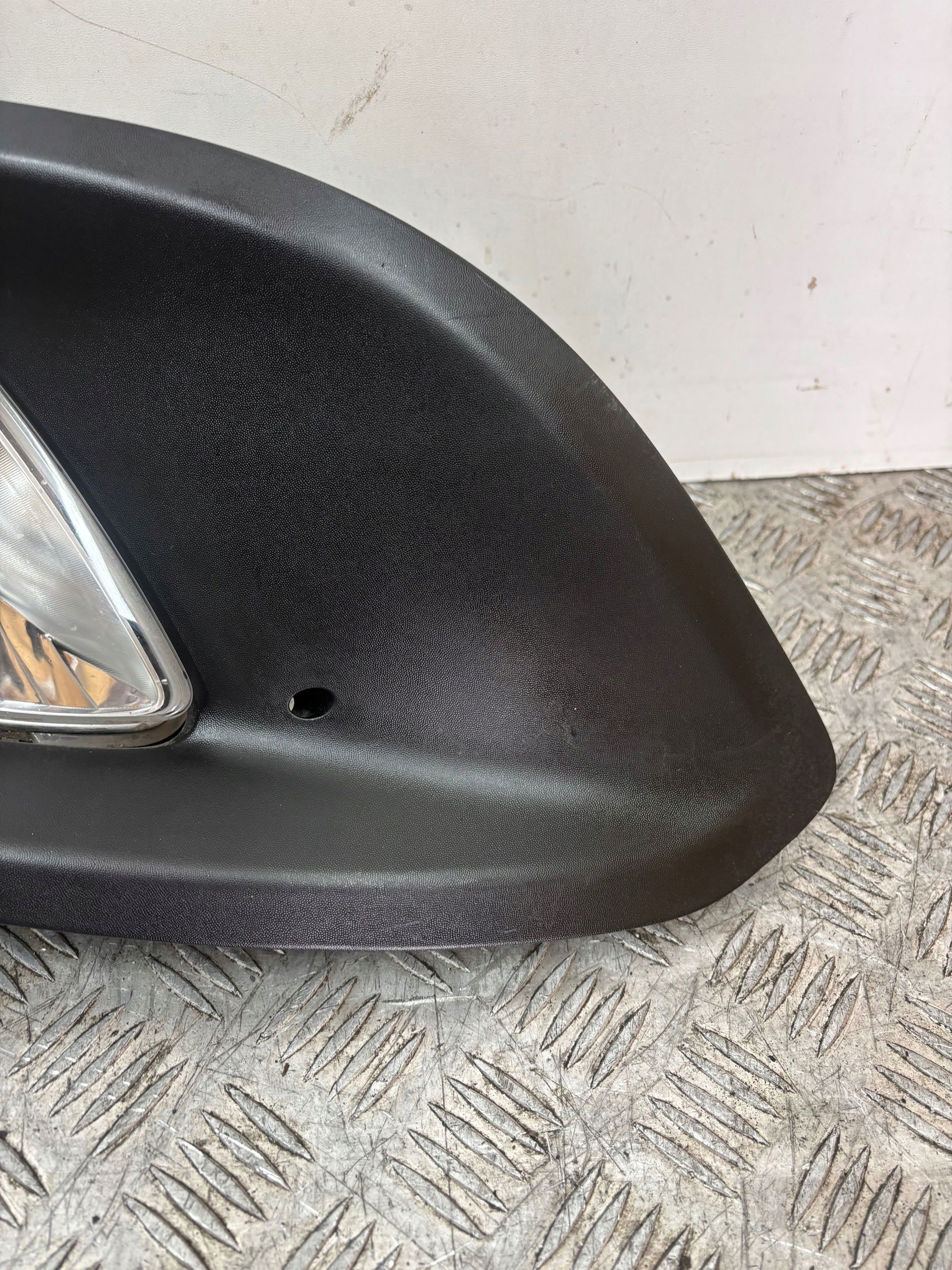 fog light right grid KIA PICANTO II 92202-1Y0