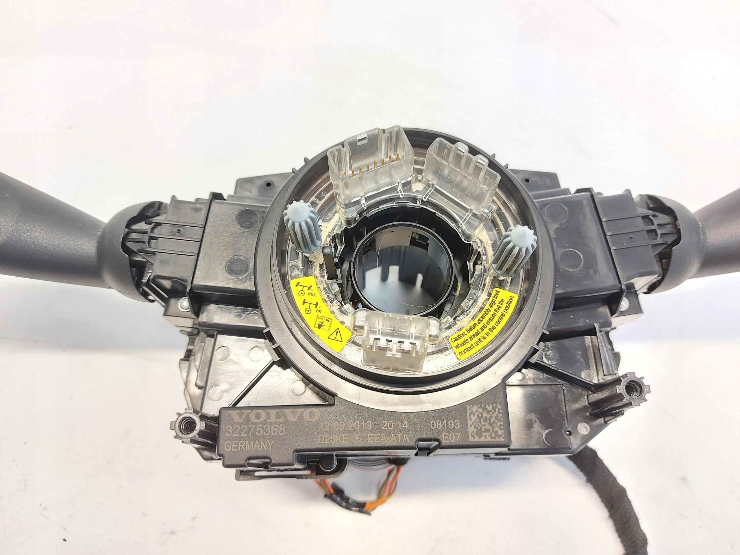 VOLVO XC40 D3 steering wheel levers and controls ring 32275368
