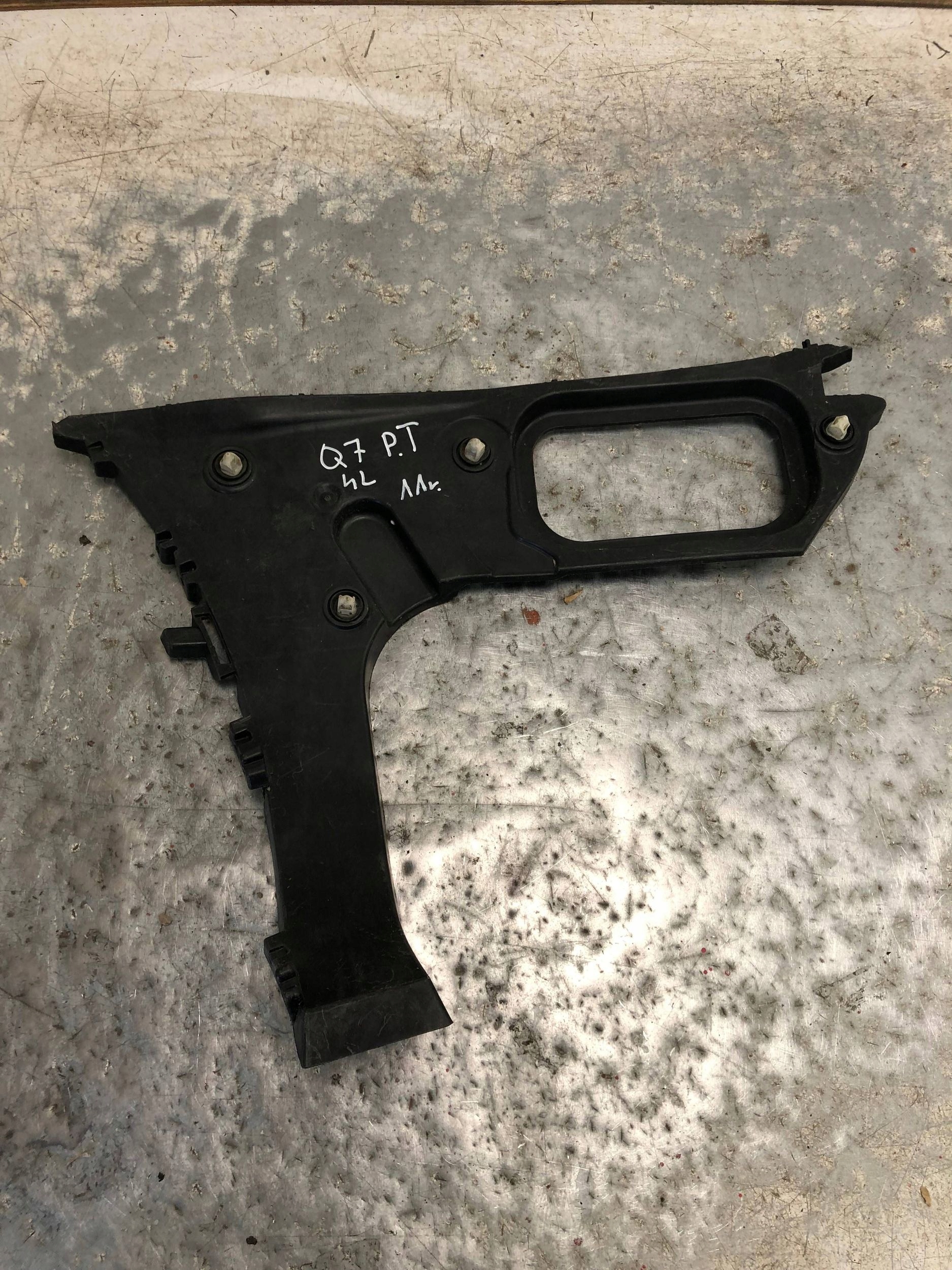 bumper bracket right rear part AUDI Q7 4L 4L0807454A