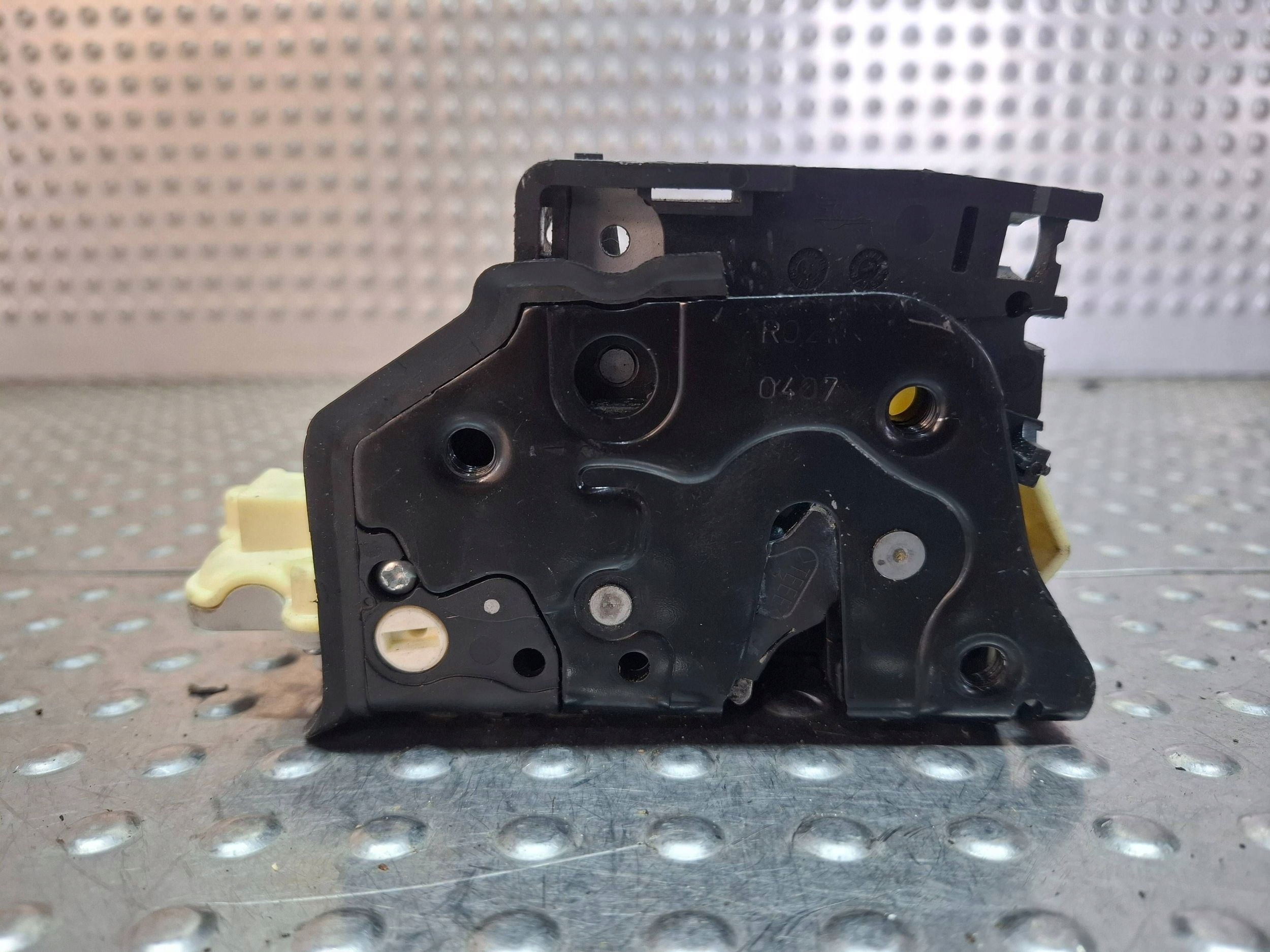 lock door right rear part 7 PIN 3C4839016A VW PASSAT B6 B7