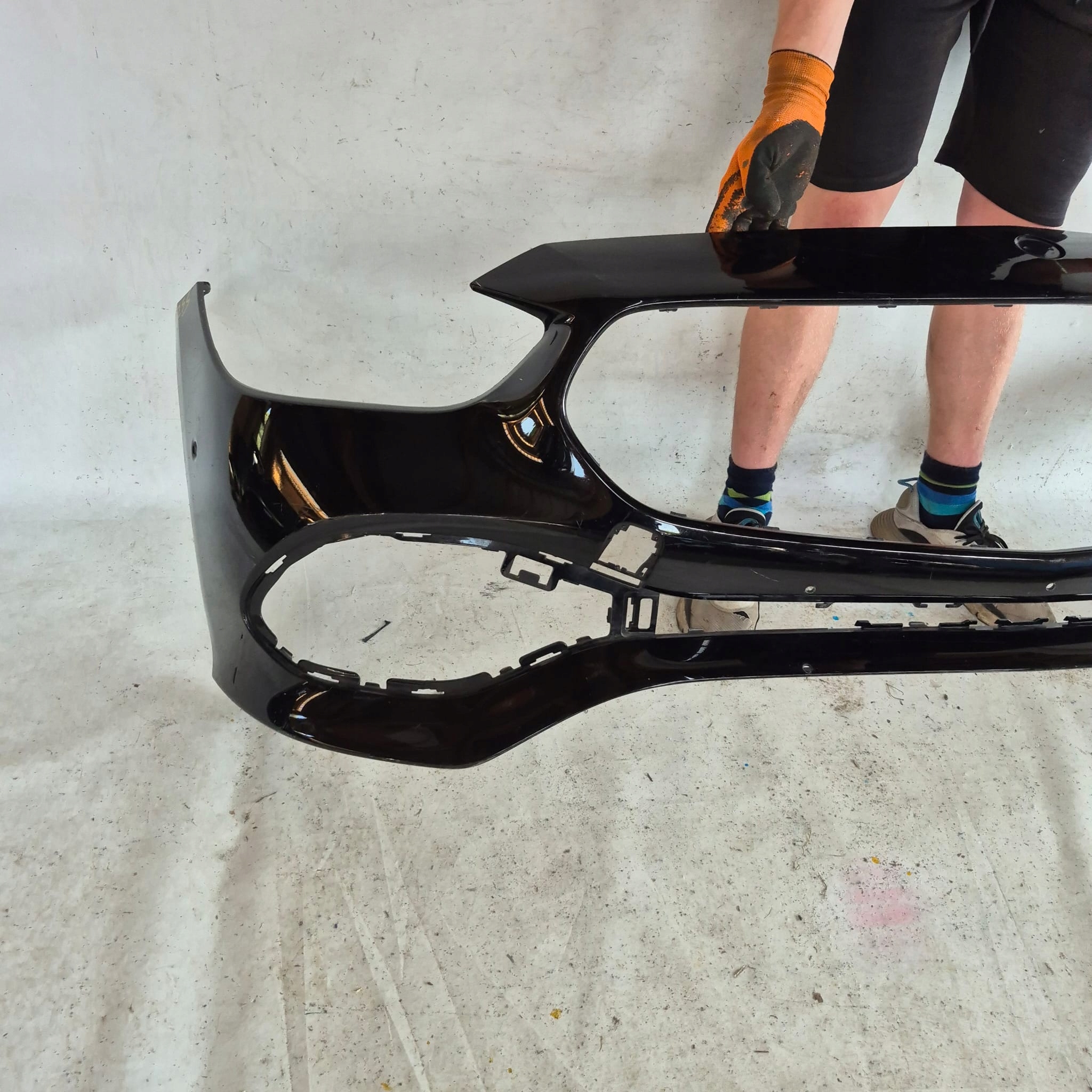 MERCEDES C-KLASA W206 21-> bumper front front PDC
