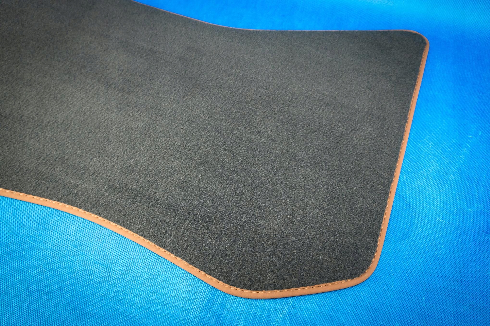 mat right front new Audi A4 8W 8W1863691B KGB