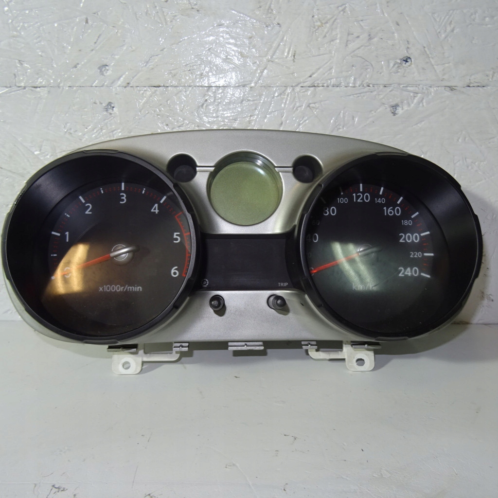 NISSAN QASHQAI and 1.5DCI dials