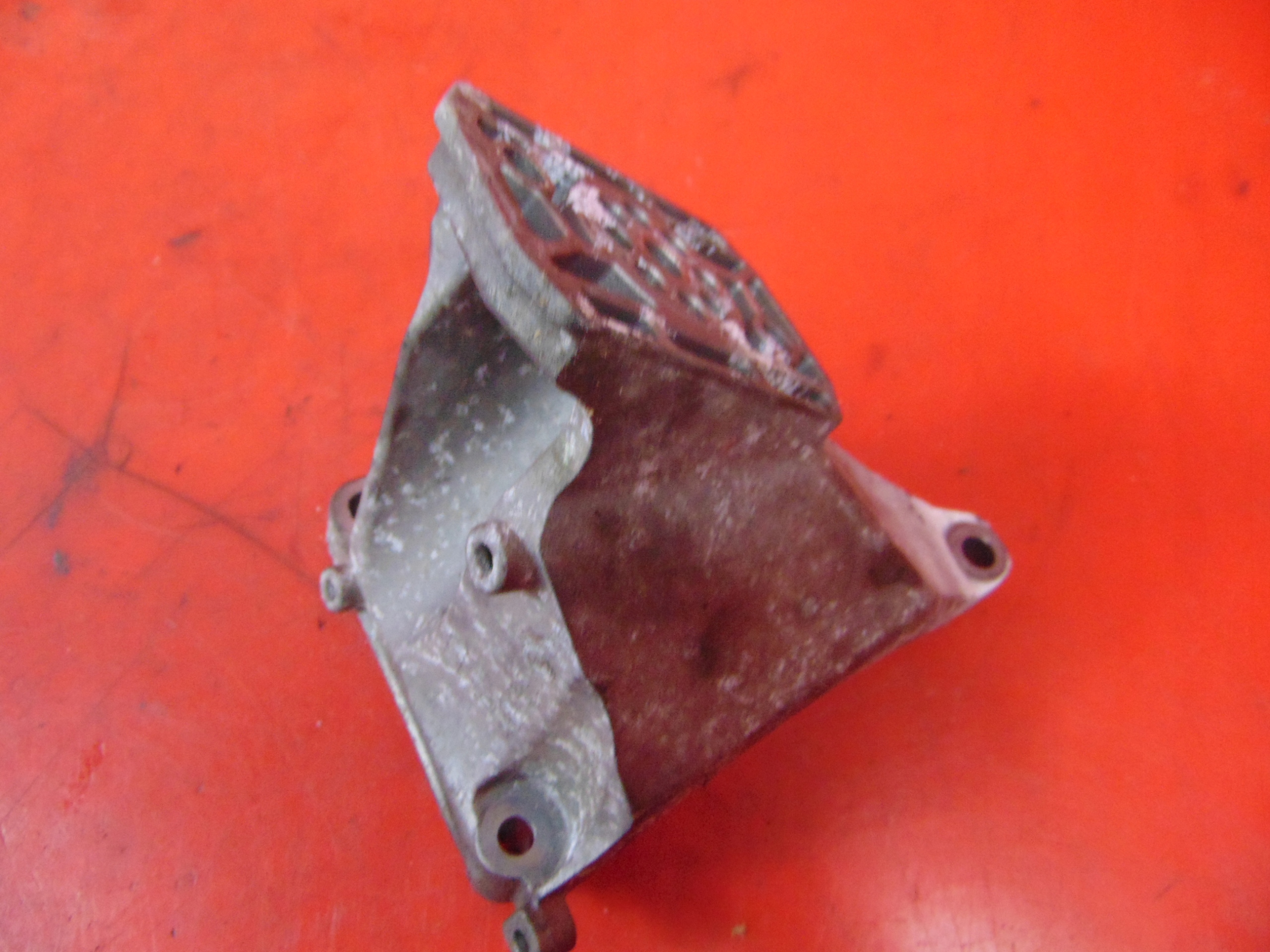 AUDI S6 C6 5.2 V10 FSI holder engine mount right