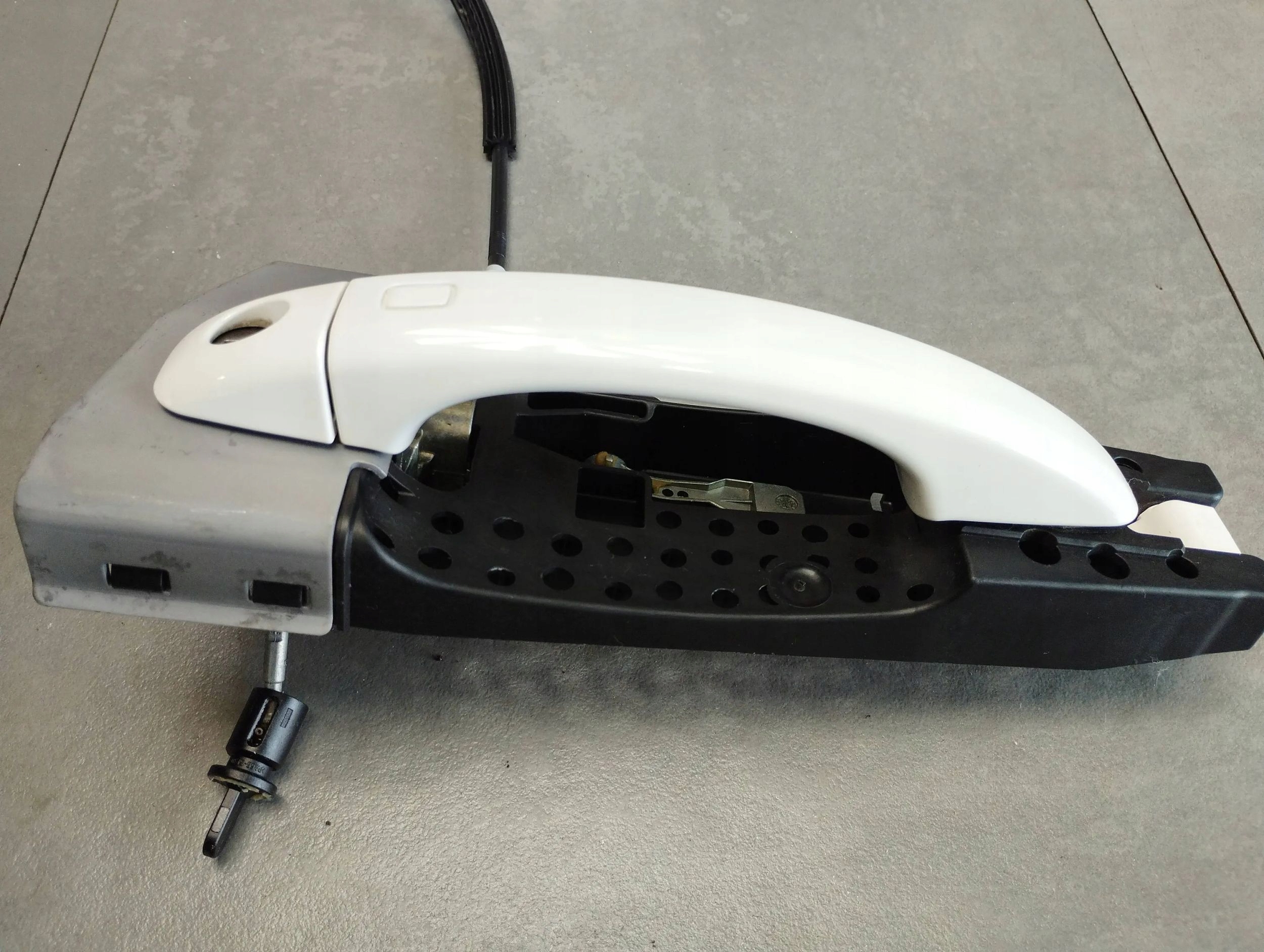 Audi A5 Sportback 8TA handle left front LY9C KESSY