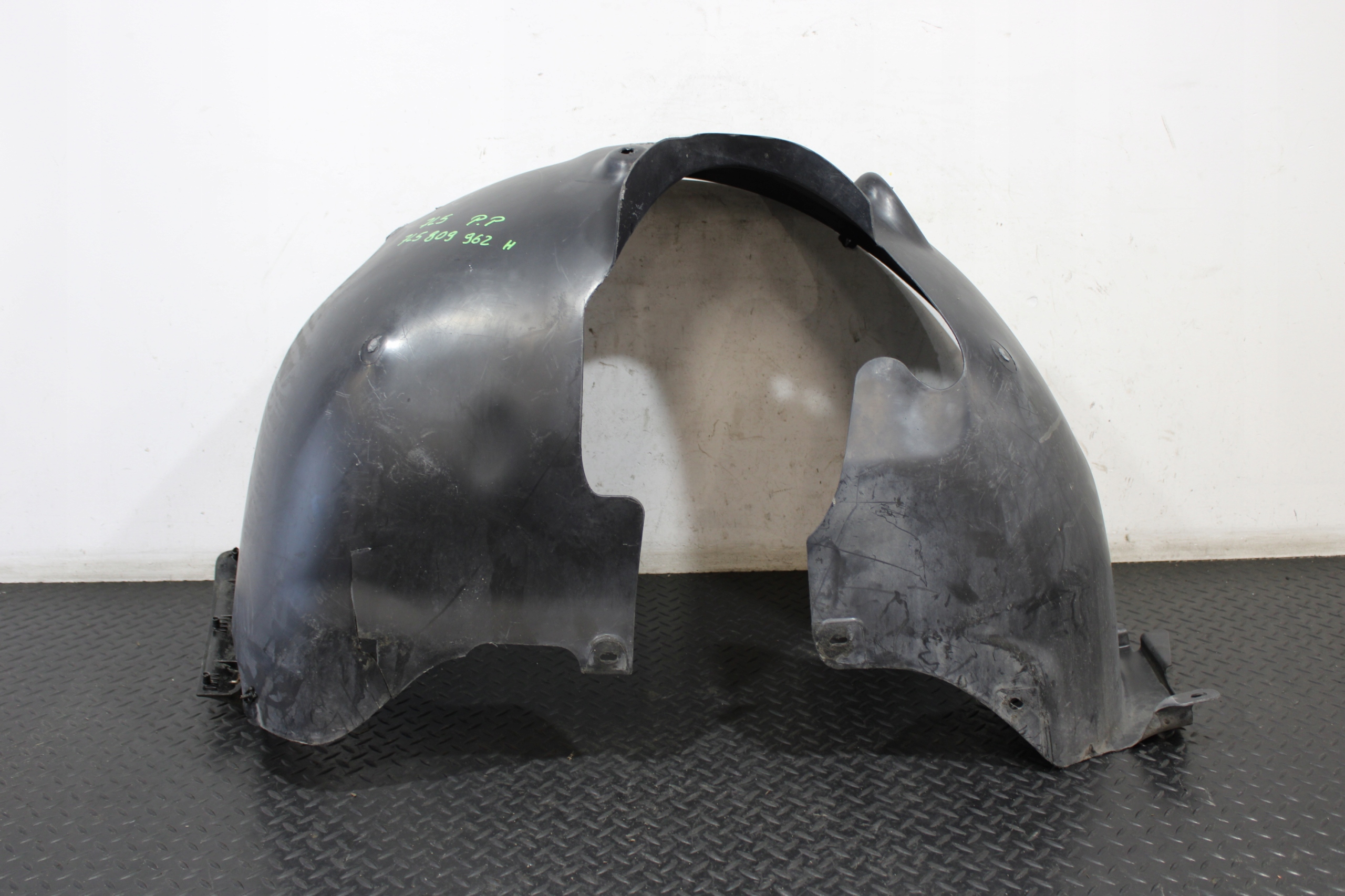 mudguard right front PORSCHE CAYENNE 7L5 7L5809962H