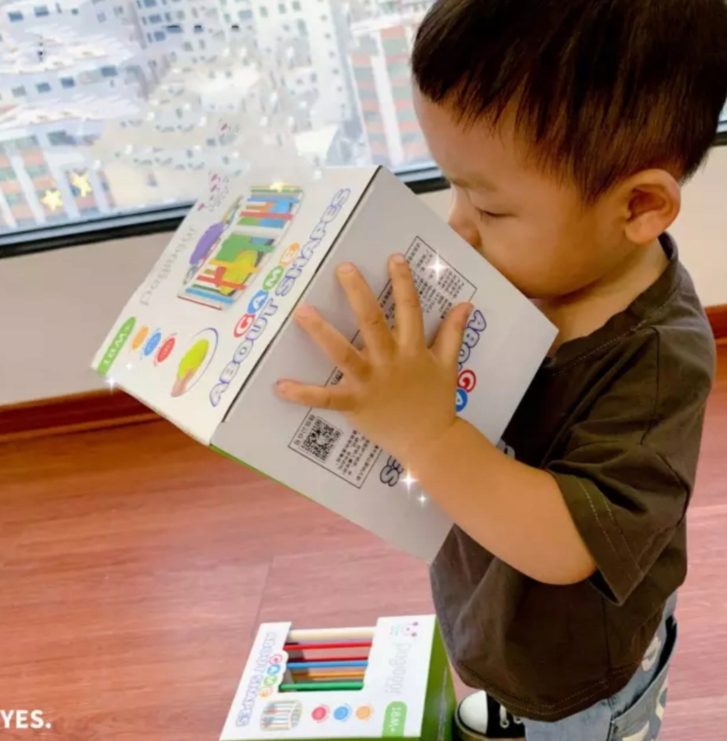 ELASTYCZNA KOSTKA SORTER SENSORYCZNA GRZECHOTKI Marka Geuther