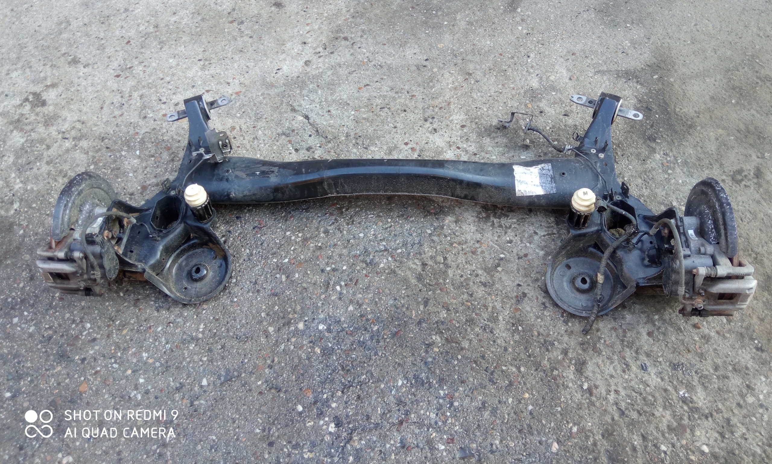 OPEL GRANDLAND X OS TYL BELKA ZAWIESZENIA TYLNA