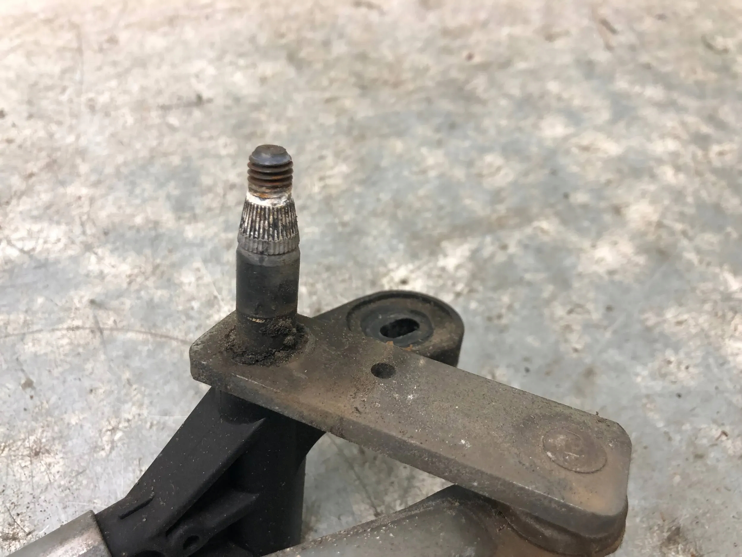 Wischergestänge SKODA FABIA II LIFT 5J1955113B