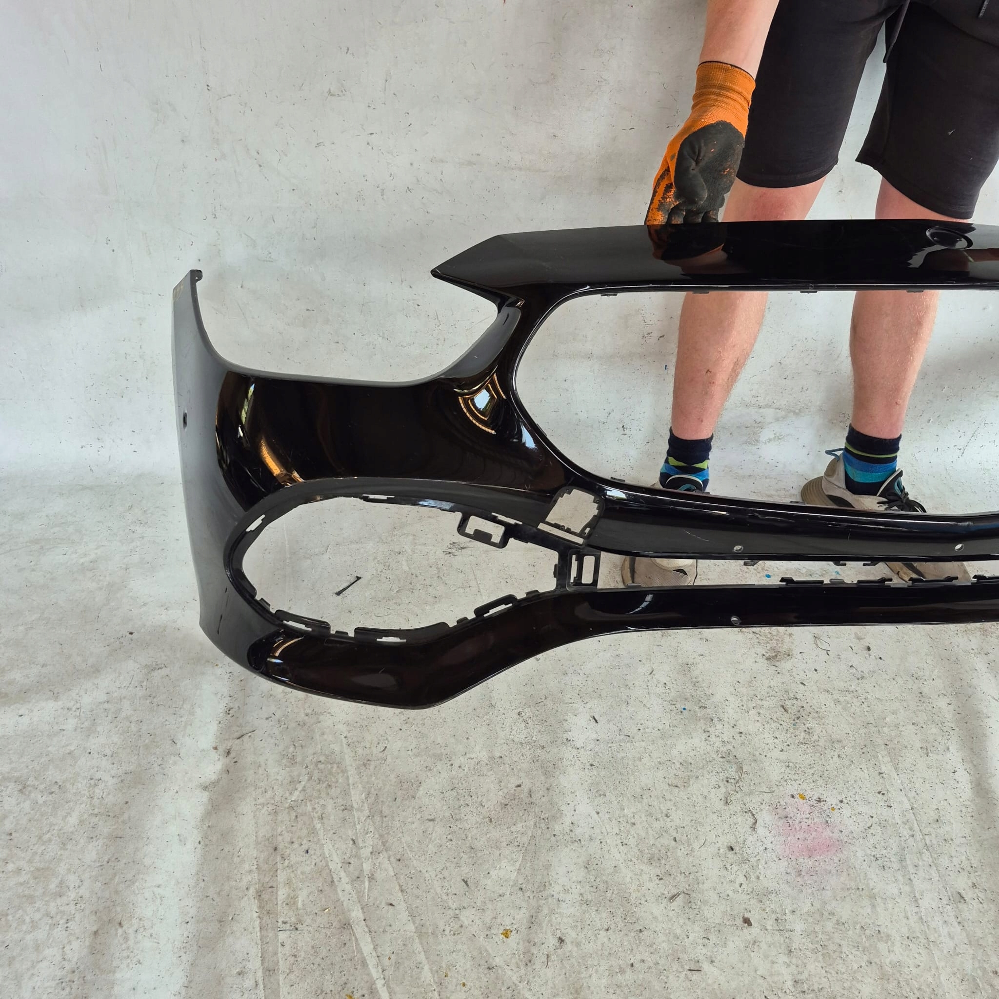 MERCEDES C-KLASA W206 21-> bumper front front PDC