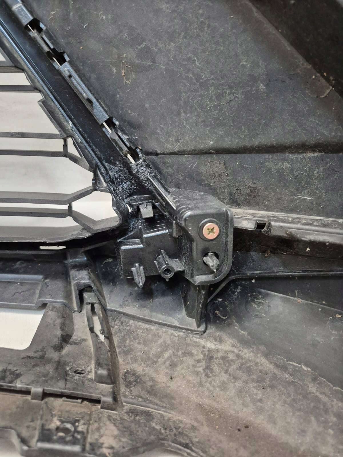 SEAT ARONA 6F9 17- bumper front front grid PDC 6F9807221B